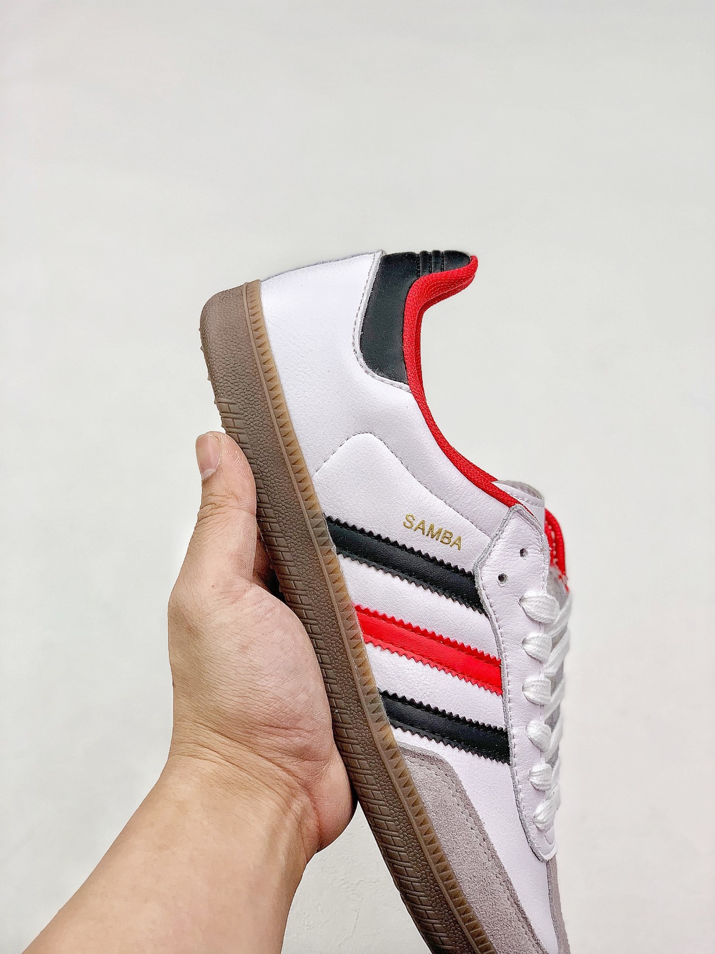 140 Adidas Samba OG 经典鞋款 Adidas 近70年的经典Samba-莆田鞋,莆田鞋货源,高仿鞋,高仿鞋货源,安福档口,莆田高仿鞋,莆田鞋批发,高仿鞋批发,莆田高仿运动鞋,高仿运动鞋,莆田运动鞋 140 Adidas Samba OG 经典鞋款 Adidas 近70年的经典Samba