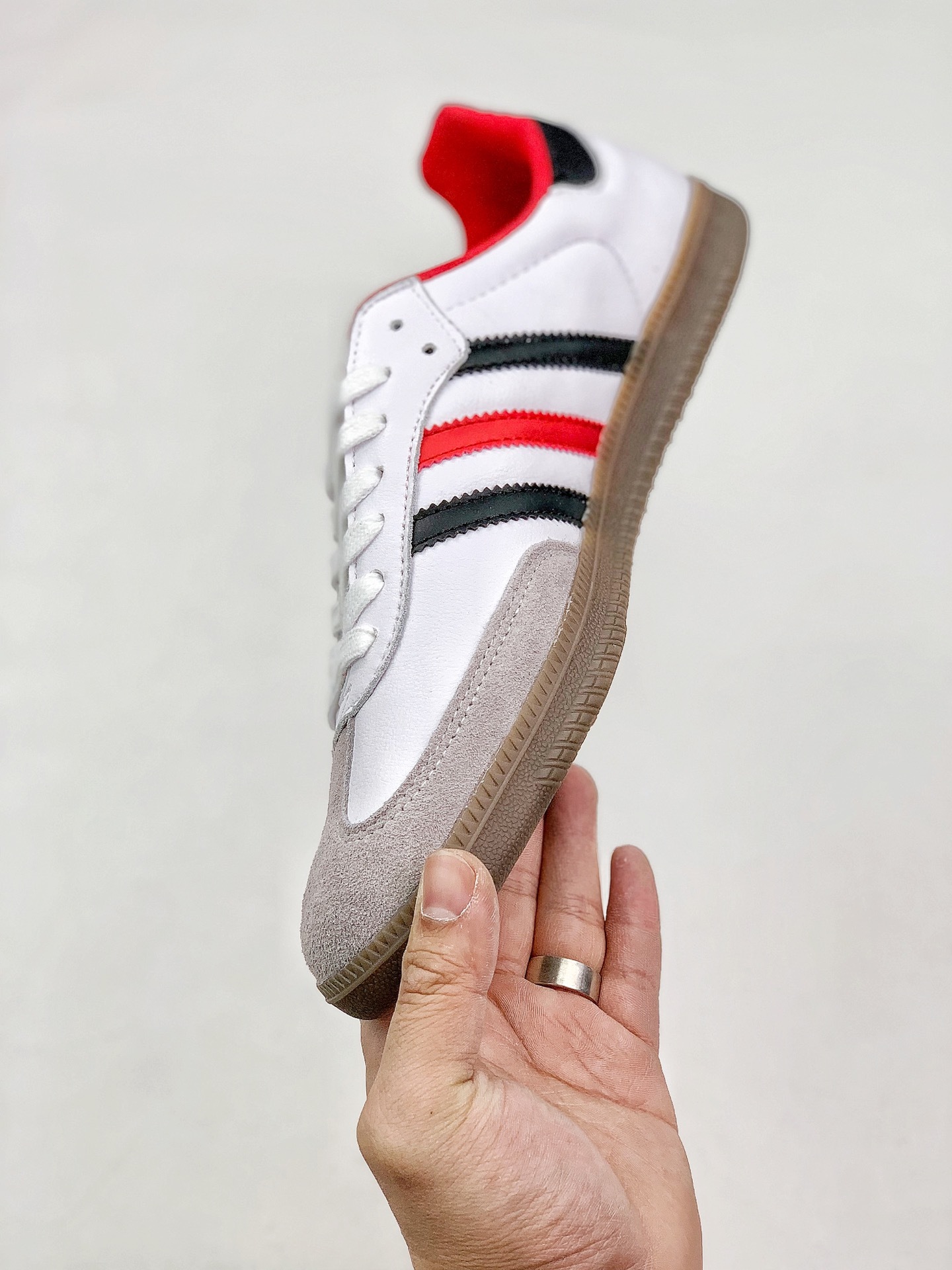 140 Adidas Samba OG 经典鞋款 Adidas 近70年的经典Samba-莆田鞋,莆田鞋货源,高仿鞋,高仿鞋货源,安福档口,莆田高仿鞋,莆田鞋批发,高仿鞋批发,莆田高仿运动鞋,高仿运动鞋,莆田运动鞋 140 Adidas Samba OG 经典鞋款 Adidas 近70年的经典Samba