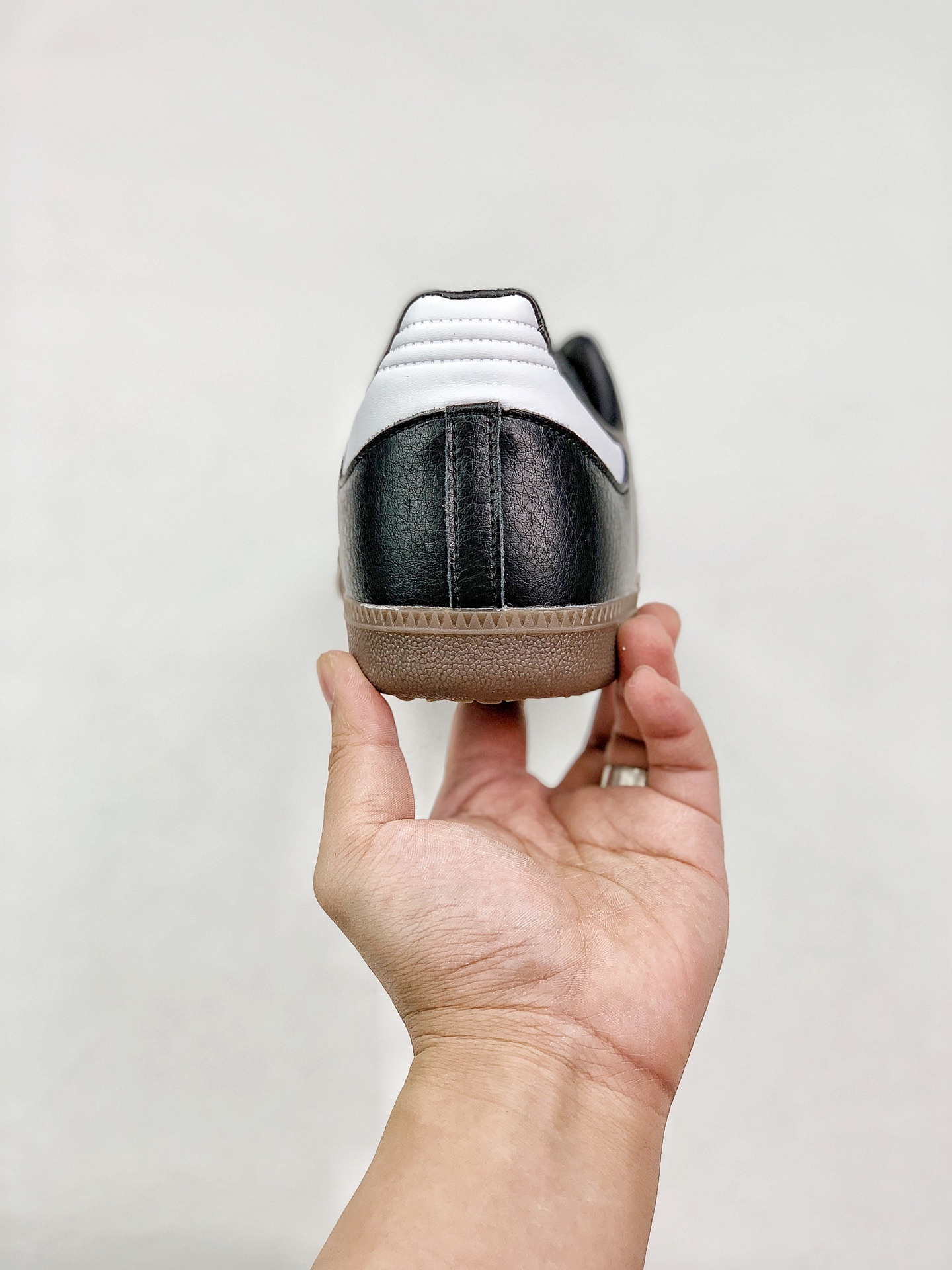 140 Adidas Samba OG 经典鞋款 Adidas 近70年的经典Samba-莆田鞋,莆田鞋货源,高仿鞋,高仿鞋货源,安福档口,莆田高仿鞋,莆田鞋批发,高仿鞋批发,莆田高仿运动鞋,高仿运动鞋,莆田运动鞋 140 Adidas Samba OG 经典鞋款 Adidas 近70年的经典Samba