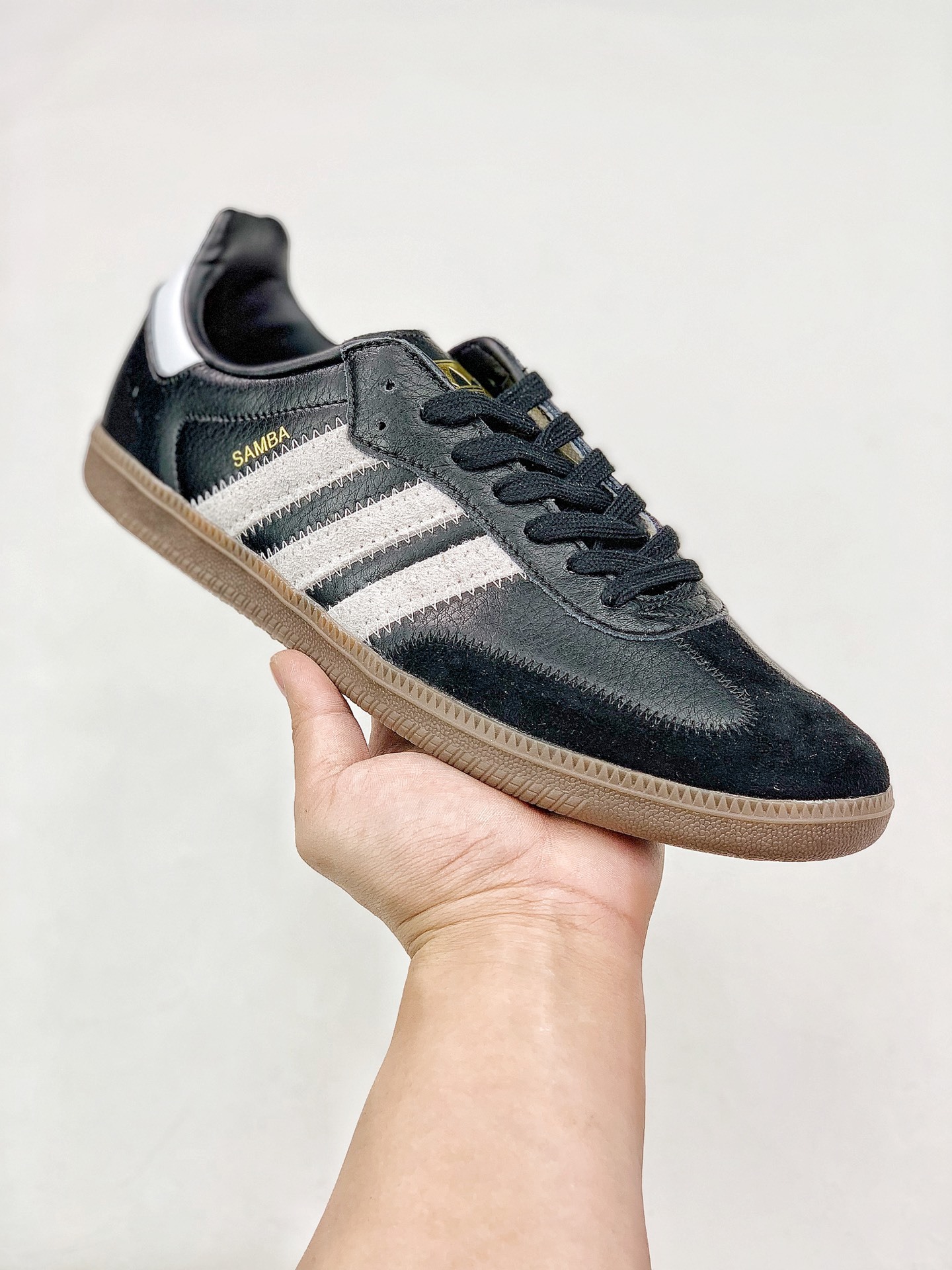 140 Adidas Samba OG 经典鞋款 Adidas 近70年的经典Samba-莆田鞋,莆田鞋货源,高仿鞋,高仿鞋货源,安福档口,莆田高仿鞋,莆田鞋批发,高仿鞋批发,莆田高仿运动鞋,高仿运动鞋,莆田运动鞋 140 Adidas Samba OG 经典鞋款 Adidas 近70年的经典Samba