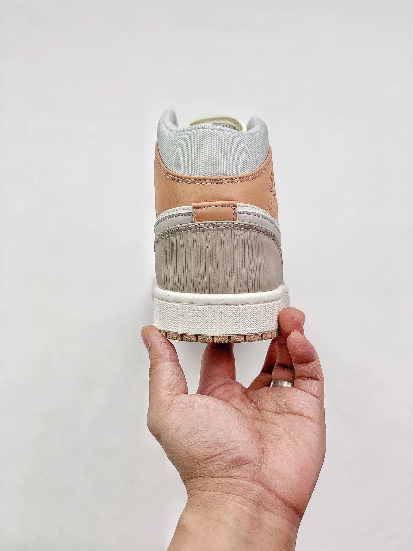 特价 140 Air Jordan 1 Mid 米兰别注配色 CV3044-100