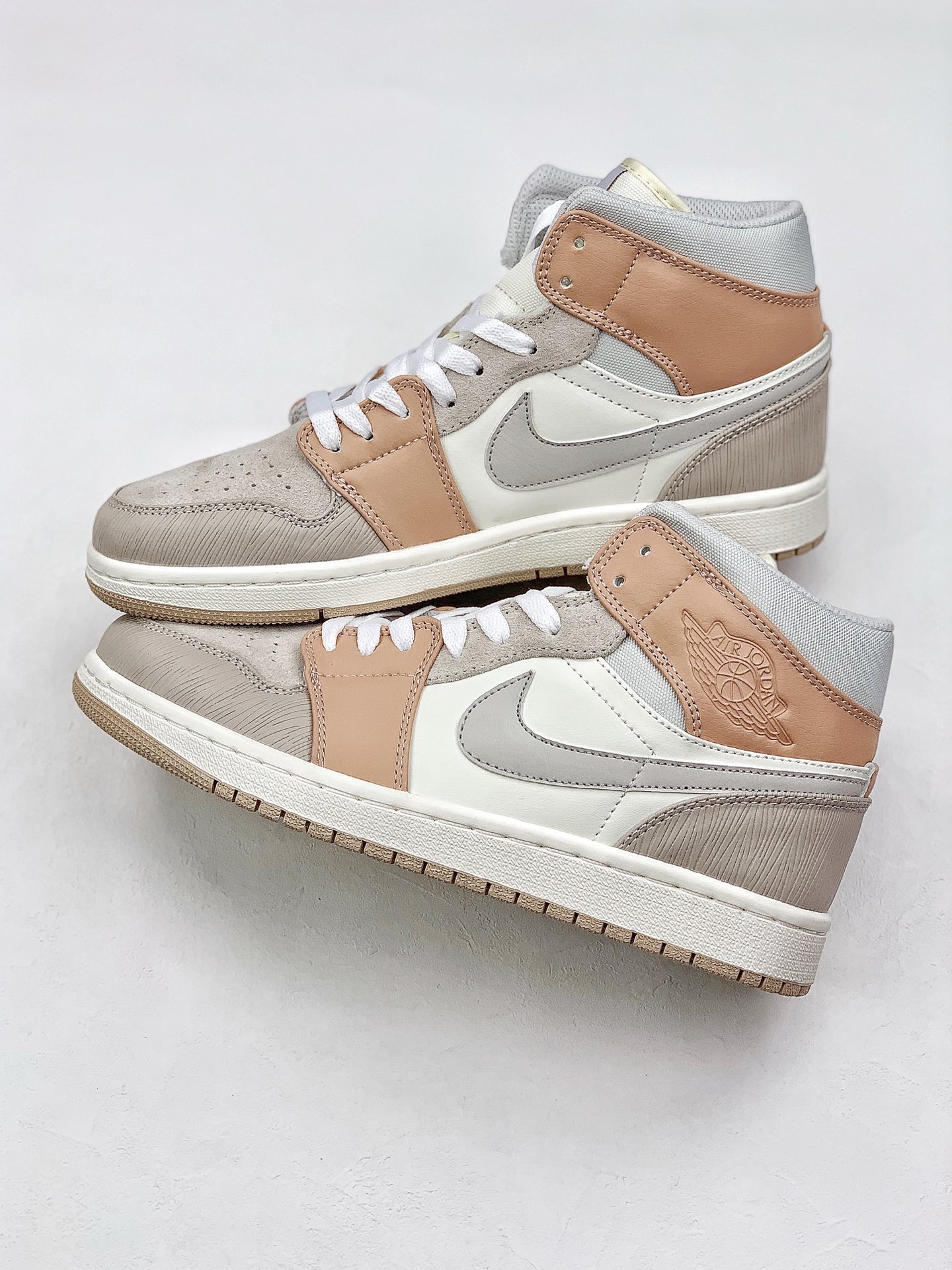 特价 140 Air Jordan 1 Mid 米兰别注配色 CV3044-100