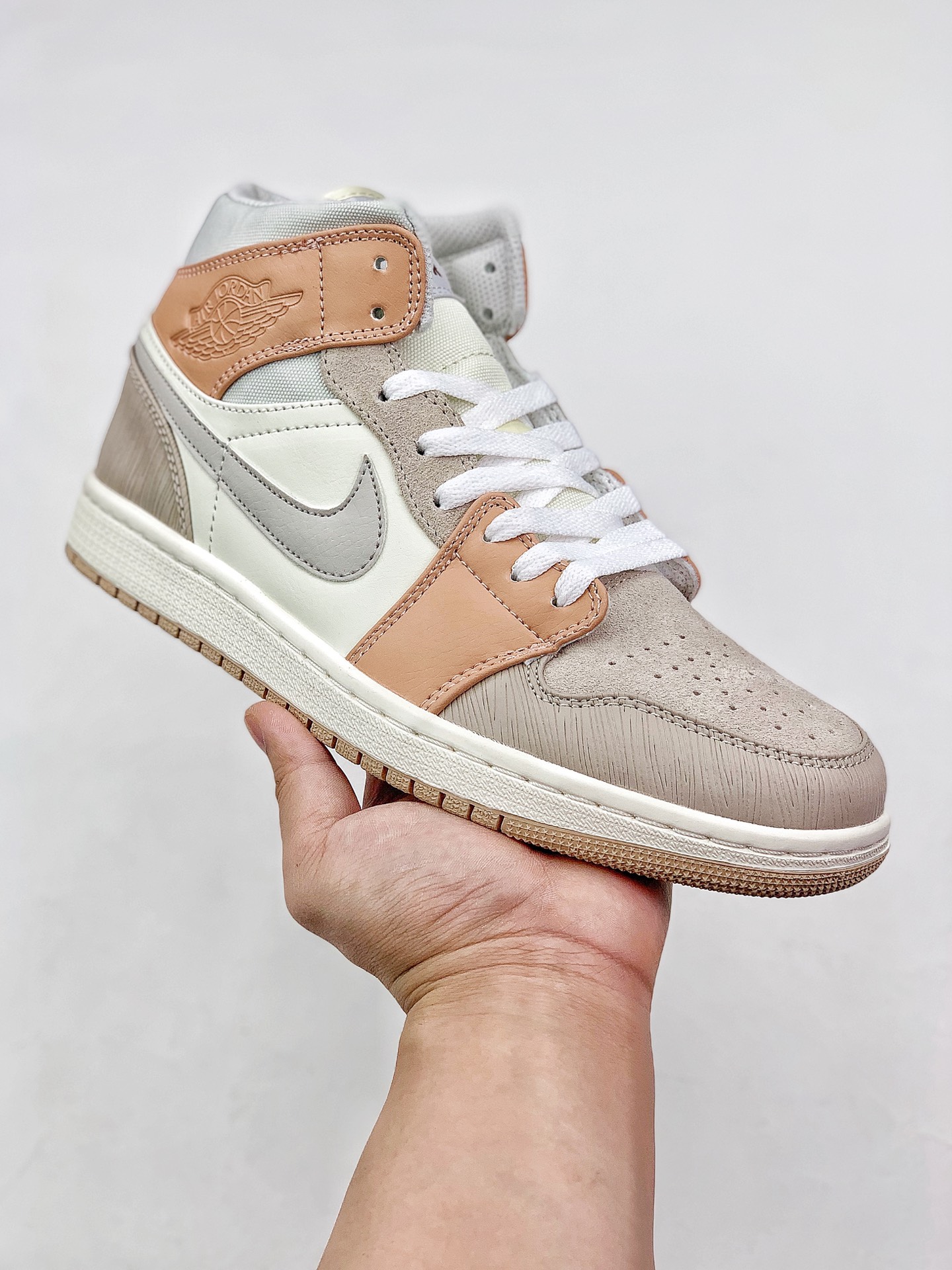 特价 140 Air Jordan 1 Mid 米兰别注配色 CV3044-100