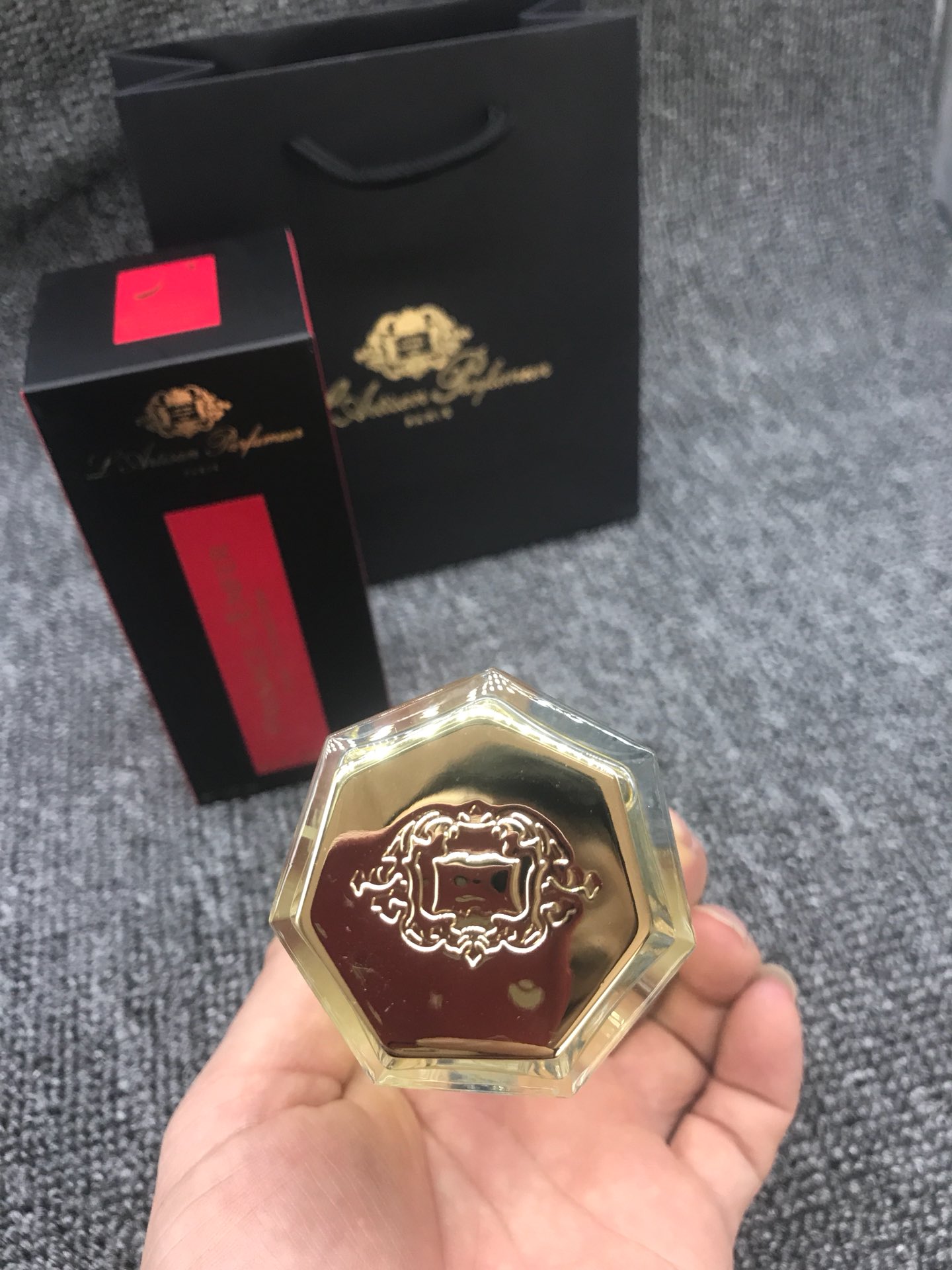 L'Artisan Parfumeur Passage d'Enfer EDT - A Gentle, Mysterious Incense Scent 4 i1586667627 2325 2