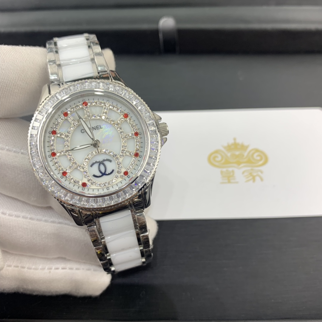 Chanel 皇家 香奈儿陶瓷镶钻女款腕表