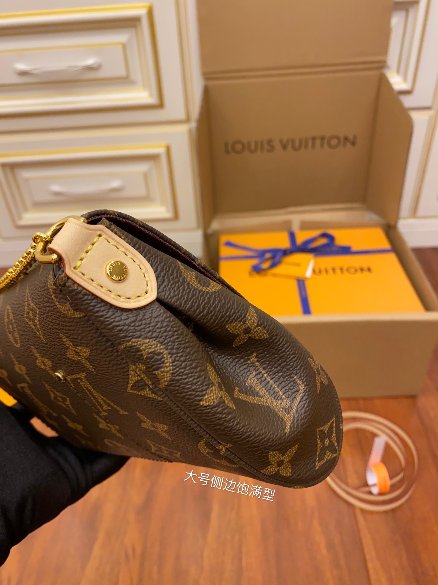 独家首发型号M40718特级加强版品质提升.专柜同步电子芯片内码礼品袋保护纸铜版电子标签合格证皮料是正品