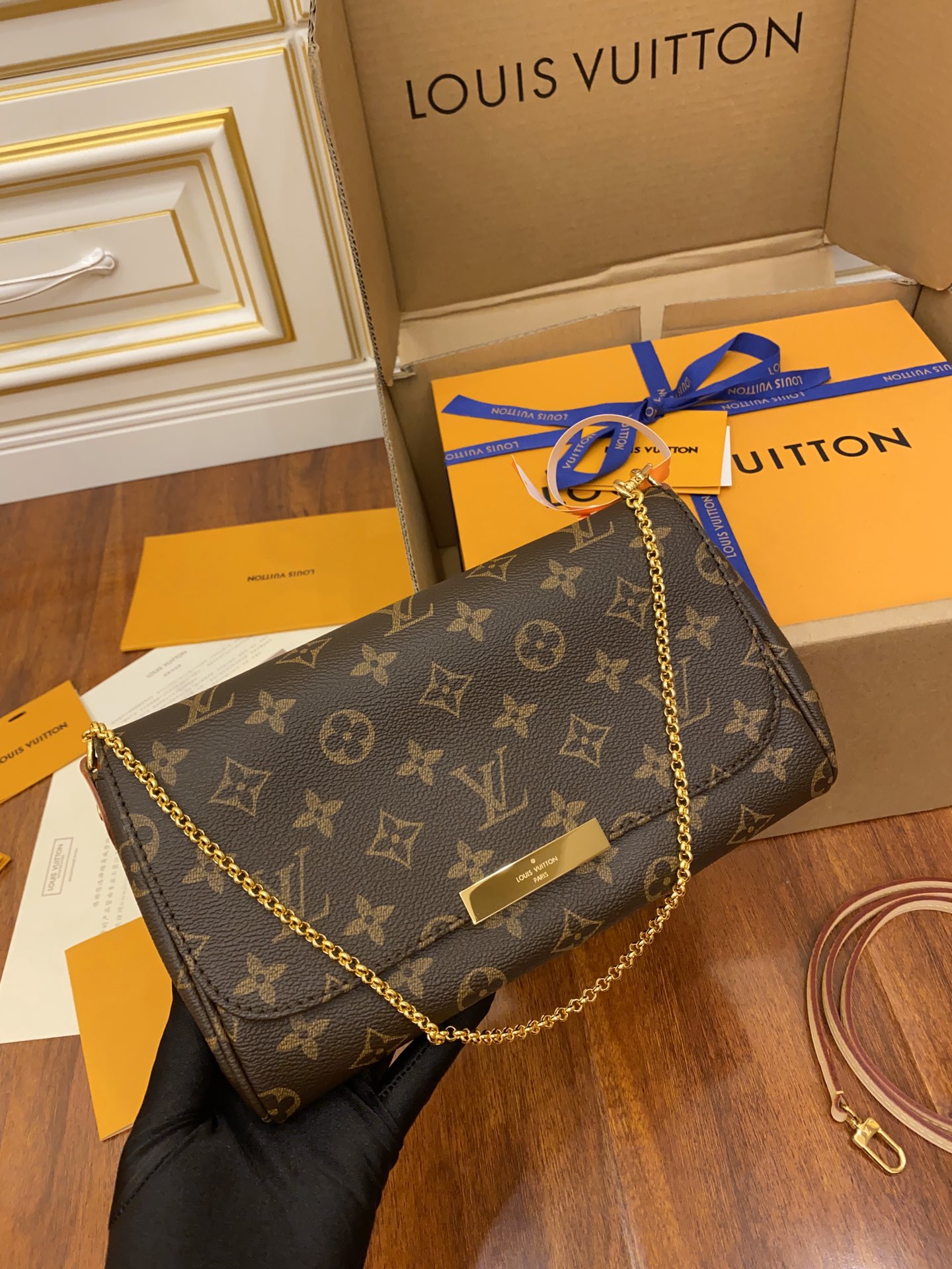 Louis Vuitton LV Favorite老花翻盖链条包单肩斜挎包M40718