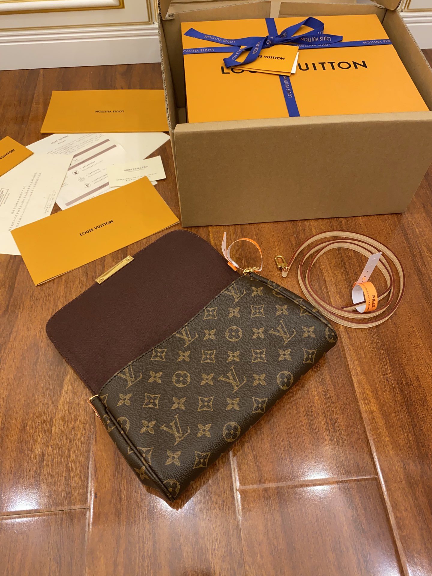 Louis Vuitton LV Favorite老花翻盖链条包单肩斜挎包M40718