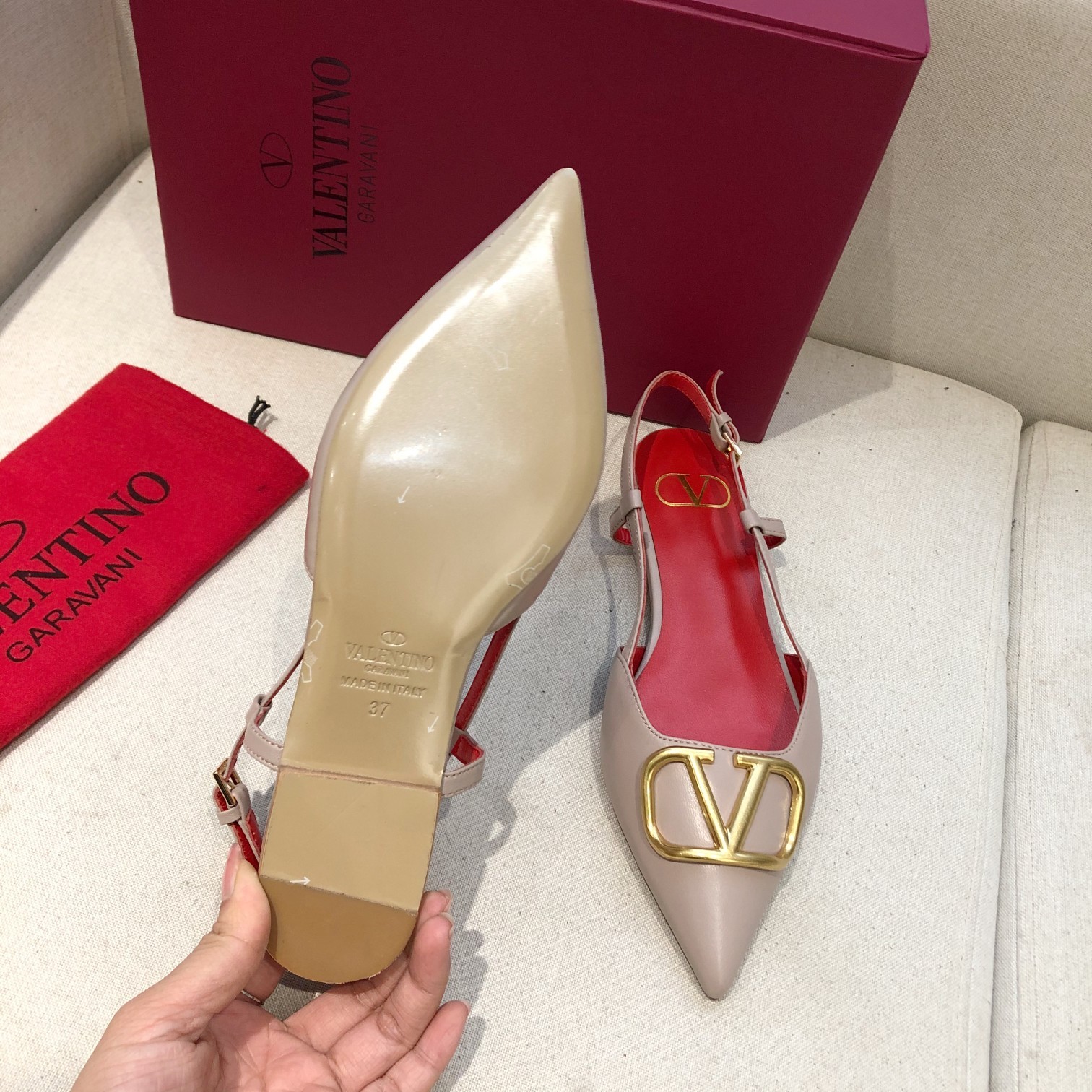 "plana" Valentino. Valentino gran hebilla v zapatos individuales contrarrestar la última serie Versi