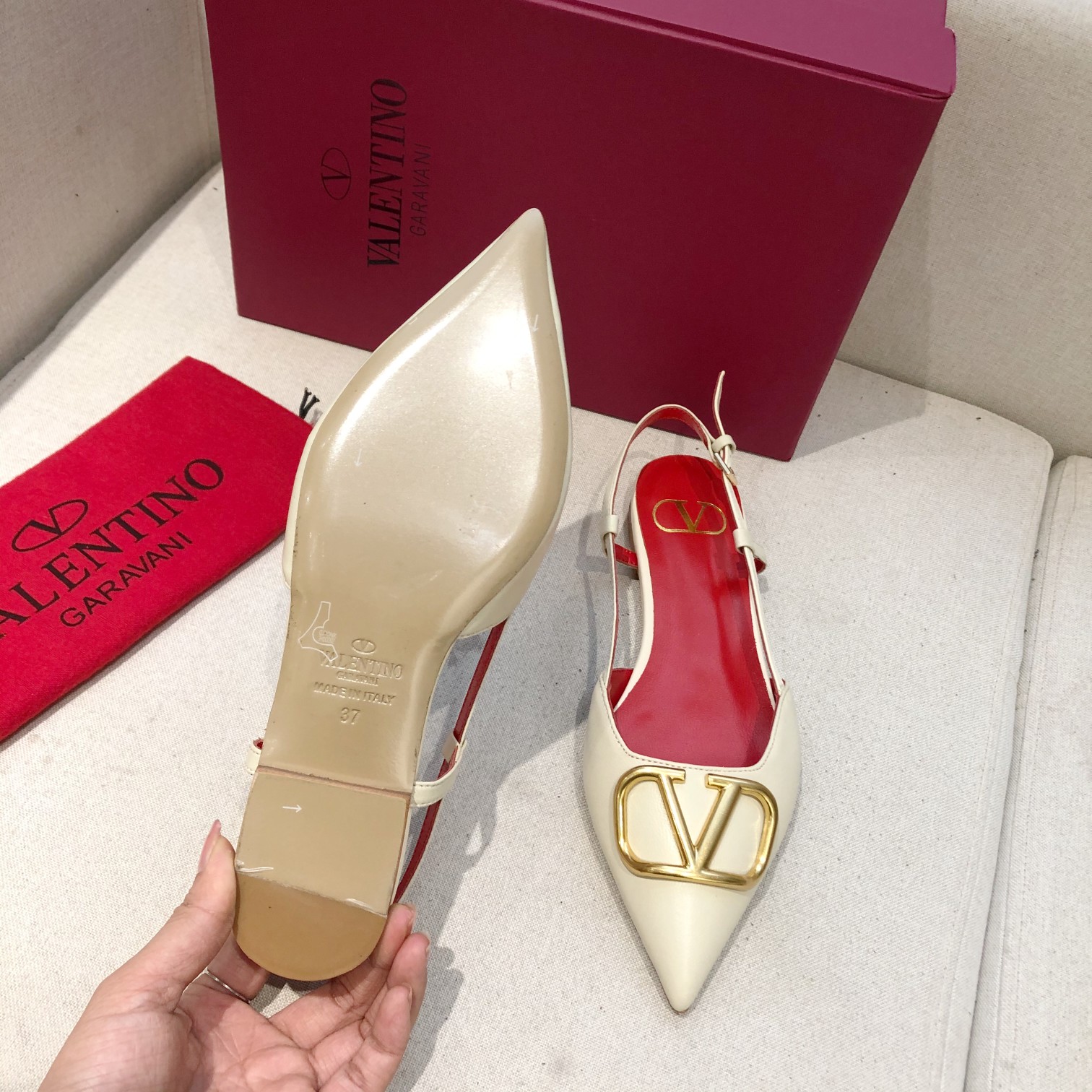 "plana" Valentino. Valentino gran hebilla v zapatos individuales contrarrestar la última serie Versi