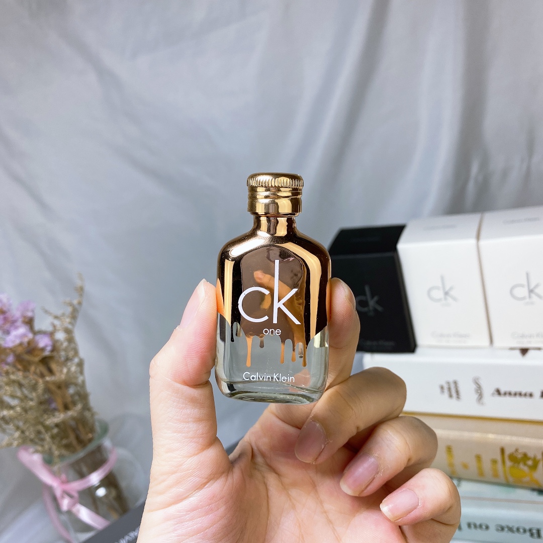 Calvin Klein Unisex Fragrance Miniature Set - 5 x 10ml Eau de Toilette 25 i1586710431 9329 4