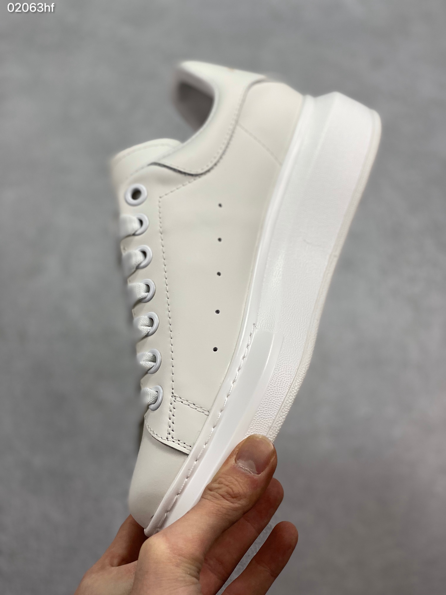 180 MuQuuen  版本多注意区分 Mcqueen 2019 风靡全球的万年款专注两年的经典楦型不变