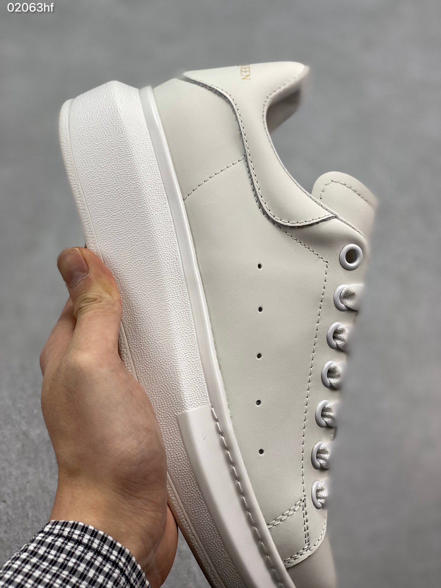 180 MuQuuen  版本多注意区分 Mcqueen 2019 风靡全球的万年款专注两年的经典楦型不变
