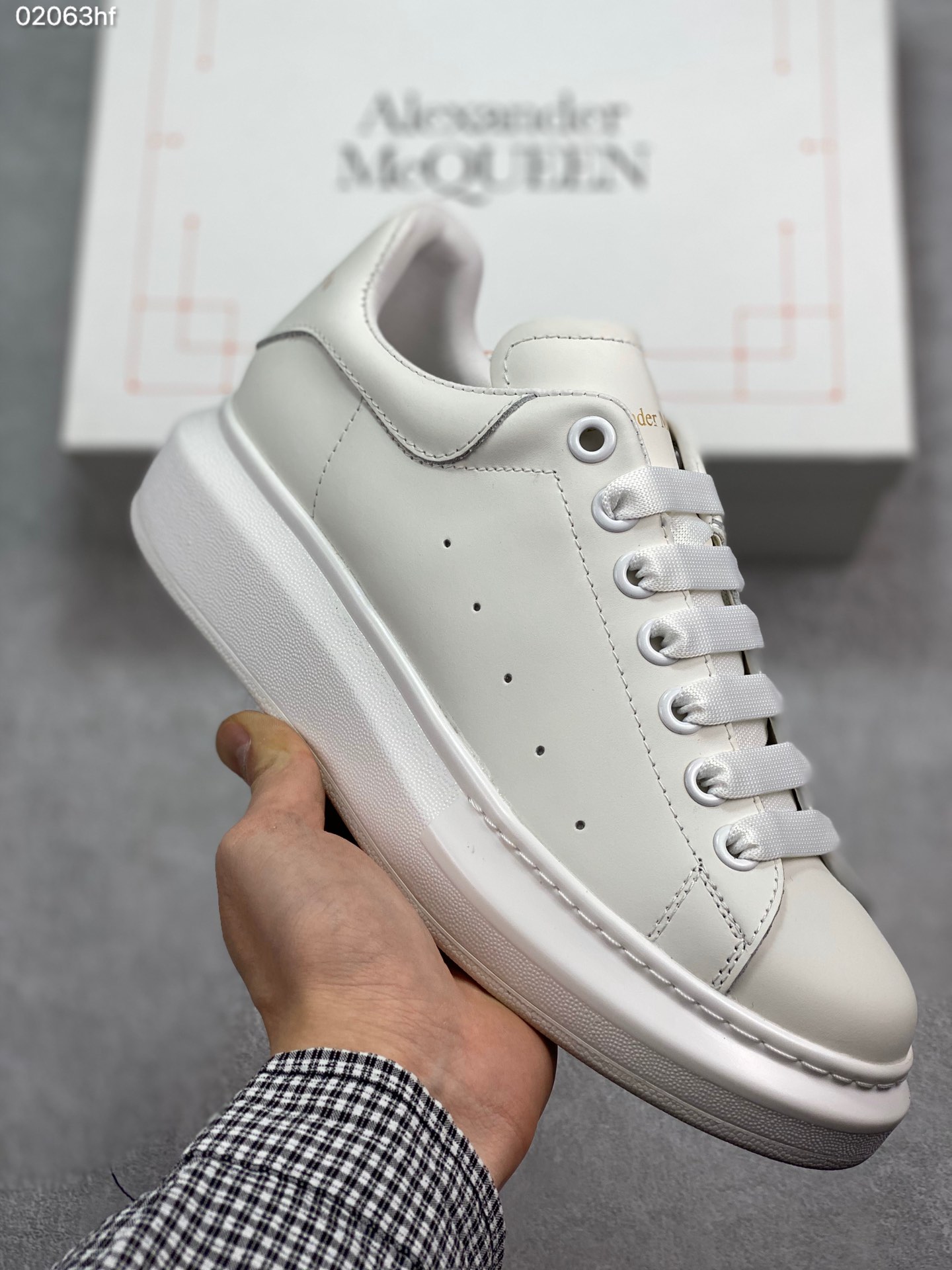 180 MuQuuen  版本多注意区分 Mcqueen 2019 风靡全球的万年款专注两年的经典楦型不变