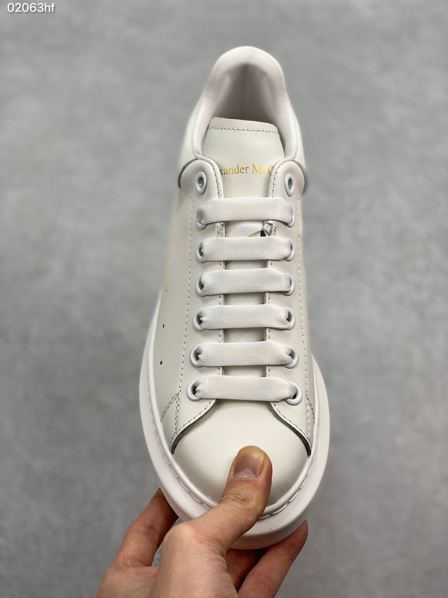 180 MuQuuen  版本多注意区分 Mcqueen 2019 风靡全球的万年款专注两年的经典楦型不变