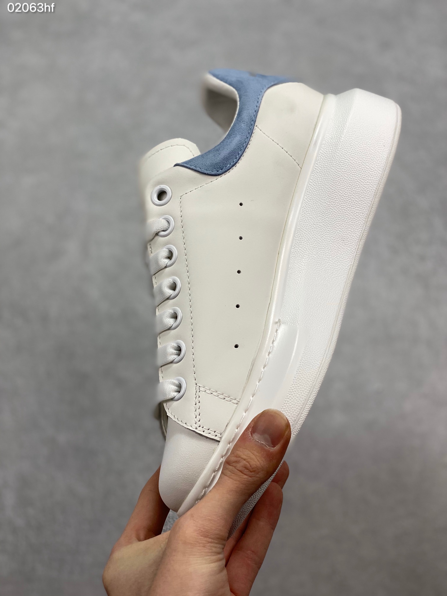 180 MuQuuen  版本多注意区分 Mcqueen 2019 风靡全球的万年款专注两年的经典楦型不变