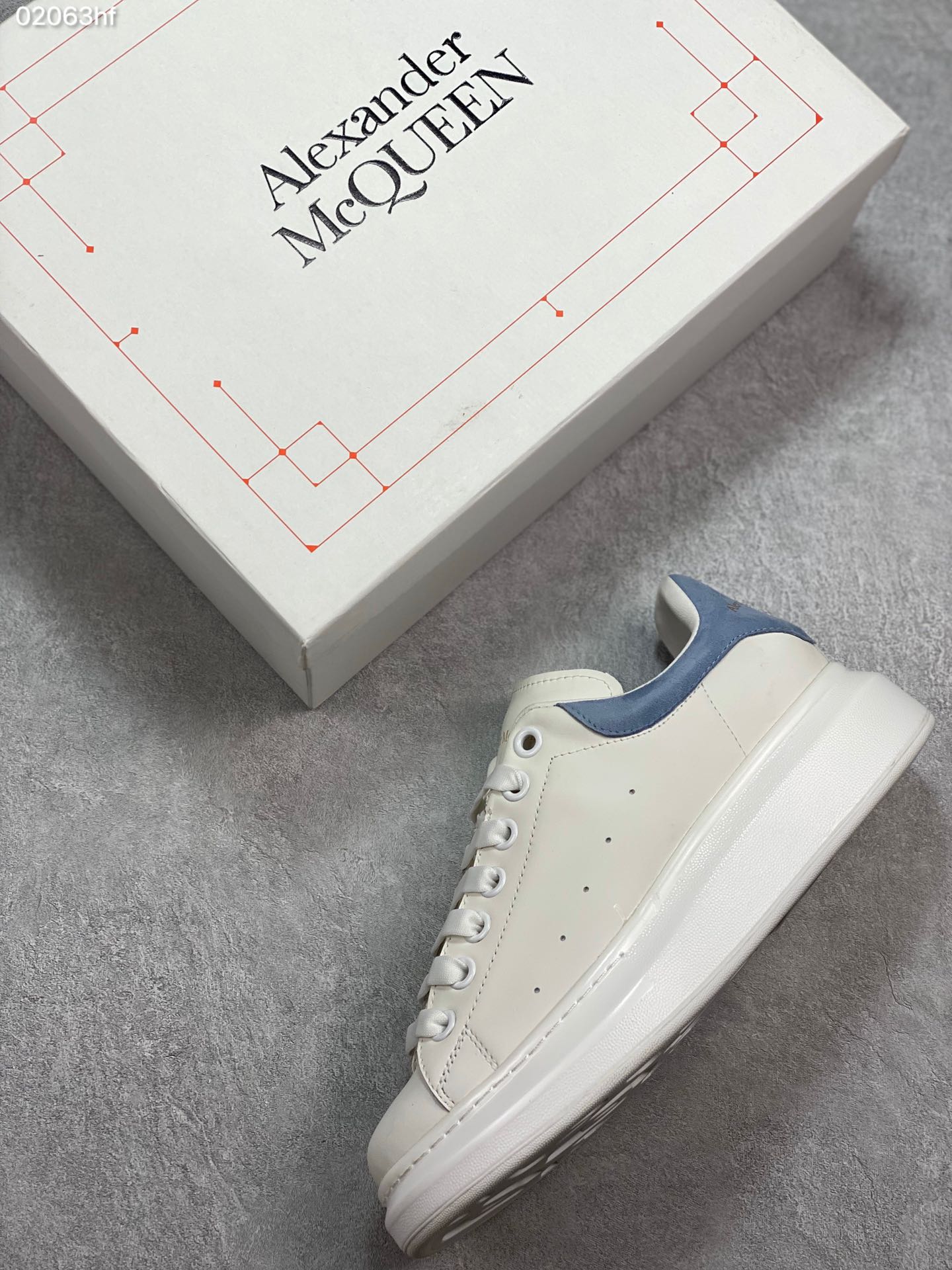 180 MuQuuen  版本多注意区分 Mcqueen 2019 风靡全球的万年款专注两年的经典楦型不变