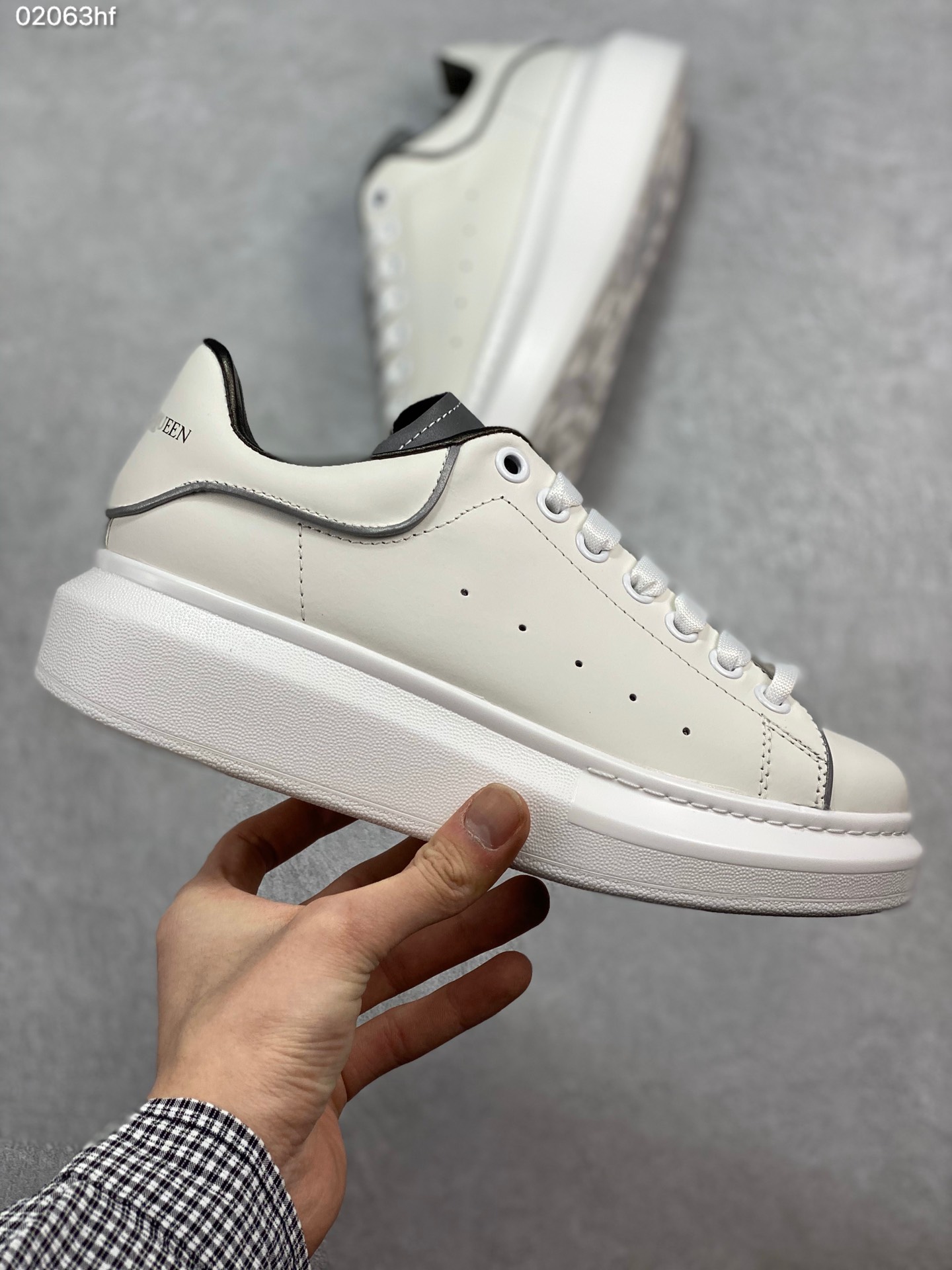 180 MuQuuen  版本多注意区分 Mcqueen 2019 风靡全球的万年款专注两年的经典楦型不变