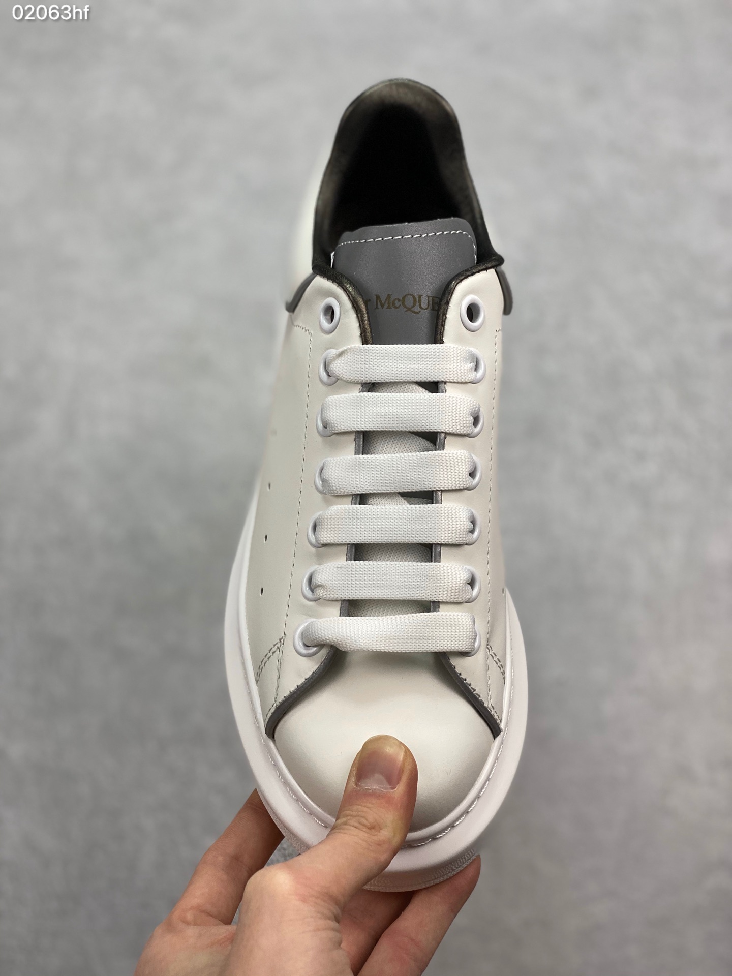 180 MuQuuen  版本多注意区分 Mcqueen 2019 风靡全球的万年款专注两年的经典楦型不变
