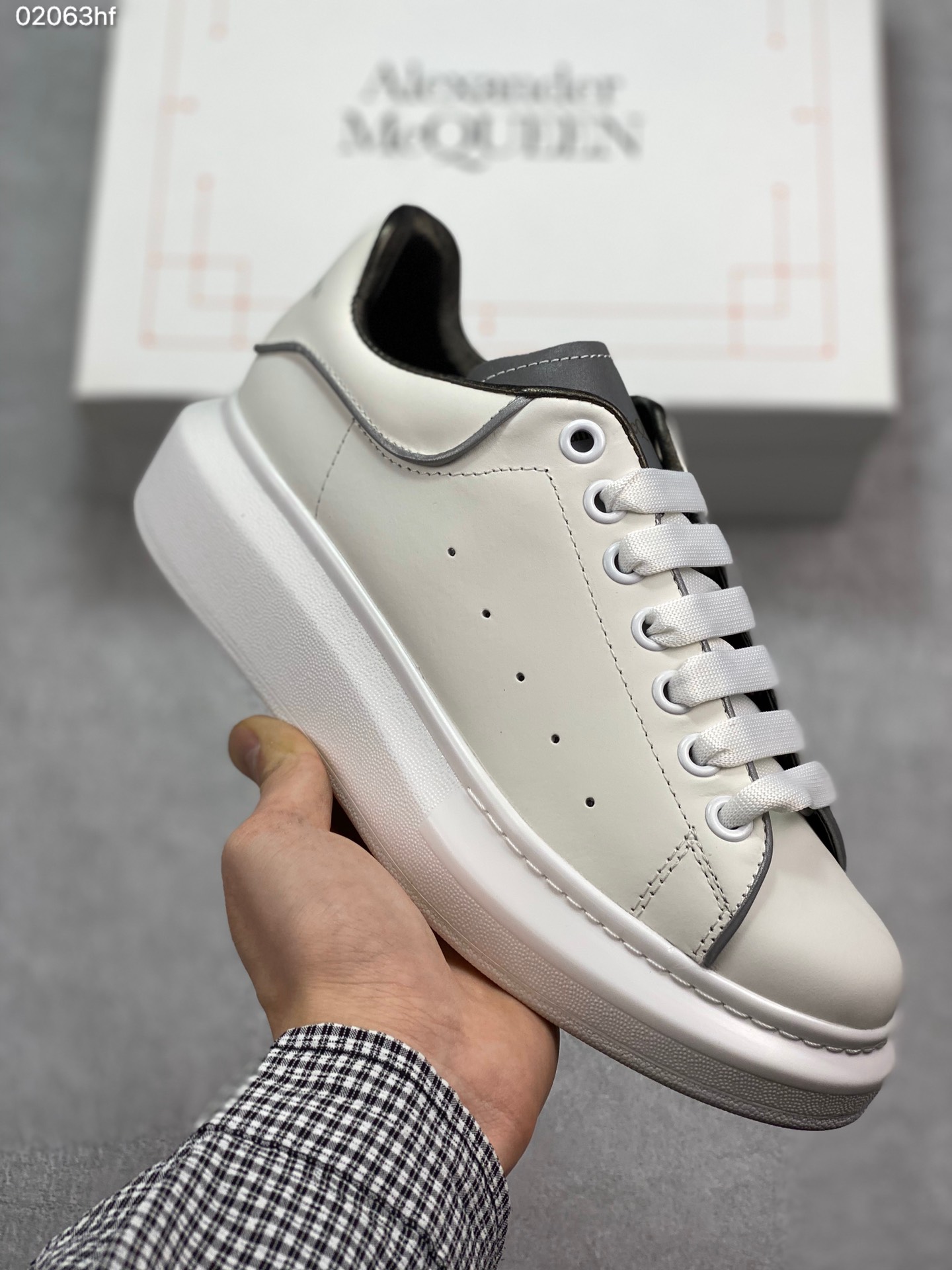 180 MuQuuen  版本多注意区分 Mcqueen 2019 风靡全球的万年款专注两年的经典楦型不变