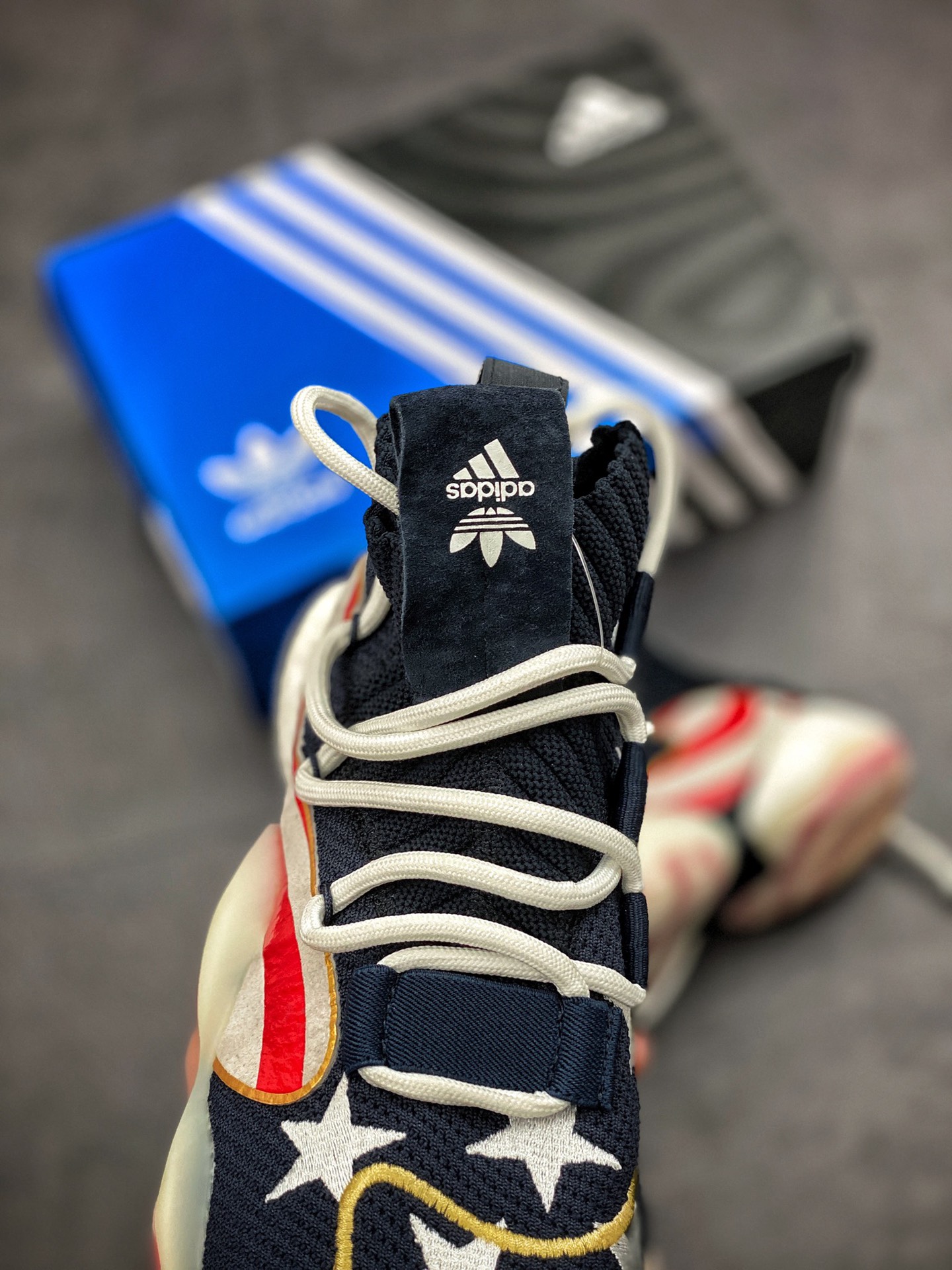 本地自取240 adidas 阿迪达斯 crazy byw 天足 高帮袜套式篮球