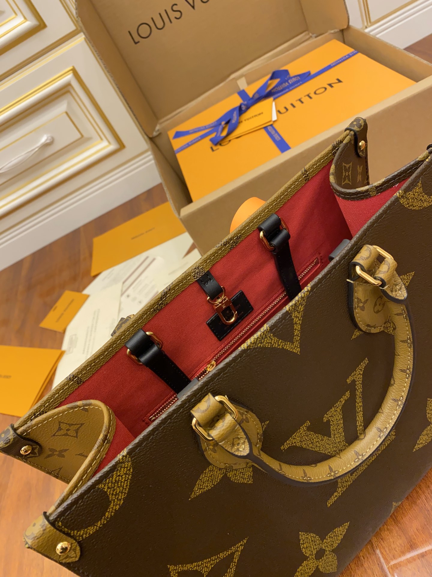 Louis Vuitton LV OnTheGo MM Tote bag M45321