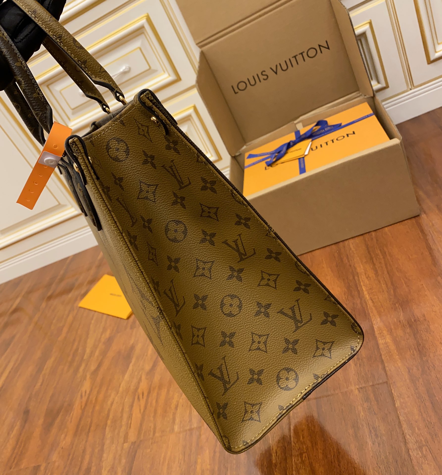 Louis Vuitton LV OnTheGo MM Tote bag M45321
