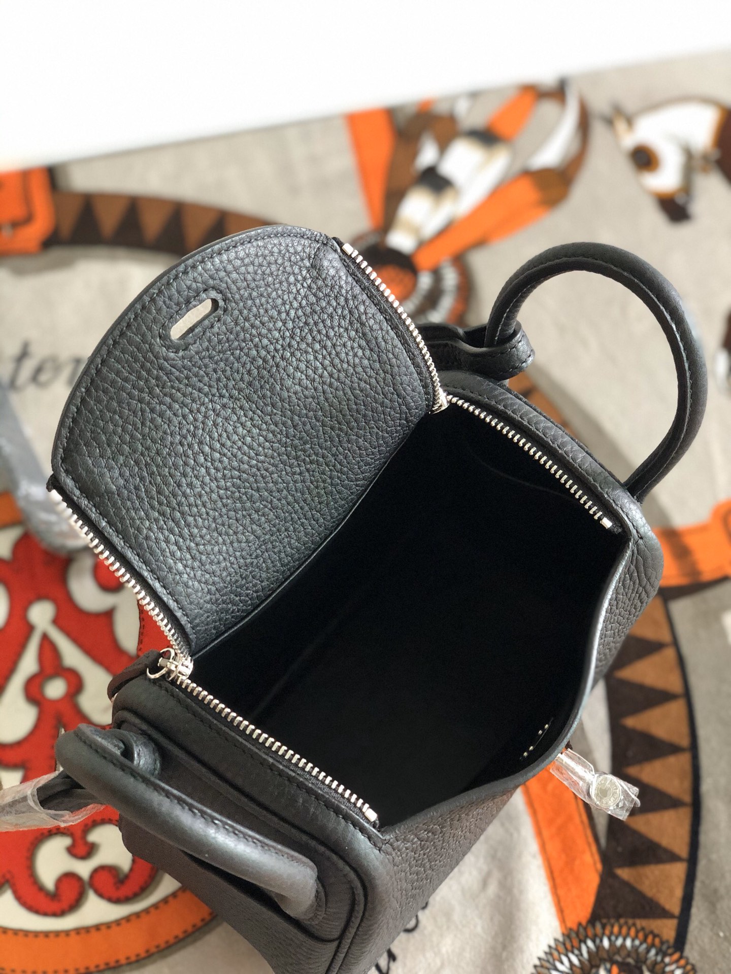 Migliore Hermes Lindy Borse Crossbody & Borse a Tracolla Nero Hardware argento Mini 9 i1586767803 6271 5