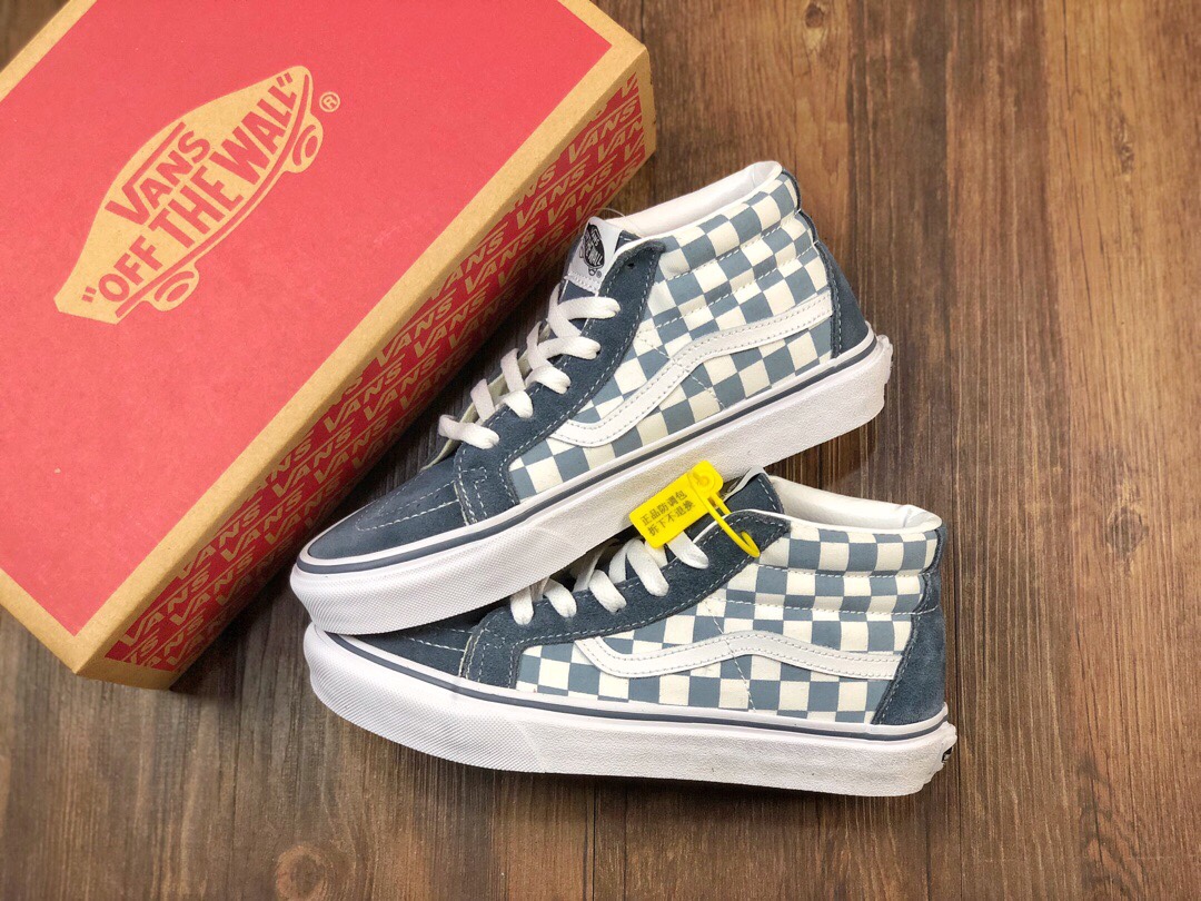💰160 全码补出！Vans  Mid 万斯中帮蒂芙尼蓝白 雾霾蓝 灰蓝棋盘格
把握天空的美好
给即将到来的炎热夏天带来一丝清凉的颜色
一眼就心动了💓拒绝平庸烂大街
小红书爆款 硫化版本来袭😍
灰蓝经典色调百搭耐看 少女心爆棚啦💗
Size:35 36 36.5 37 38 38.5 39 40 40.5 41 42 42.5 43 44