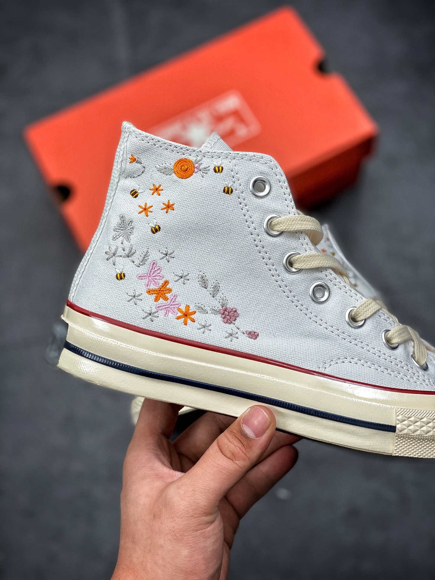 160  Converse 1970s 匡威花卉刺绣花环 薄荷绿 鞋款以1970s薄荷绿为蓝底