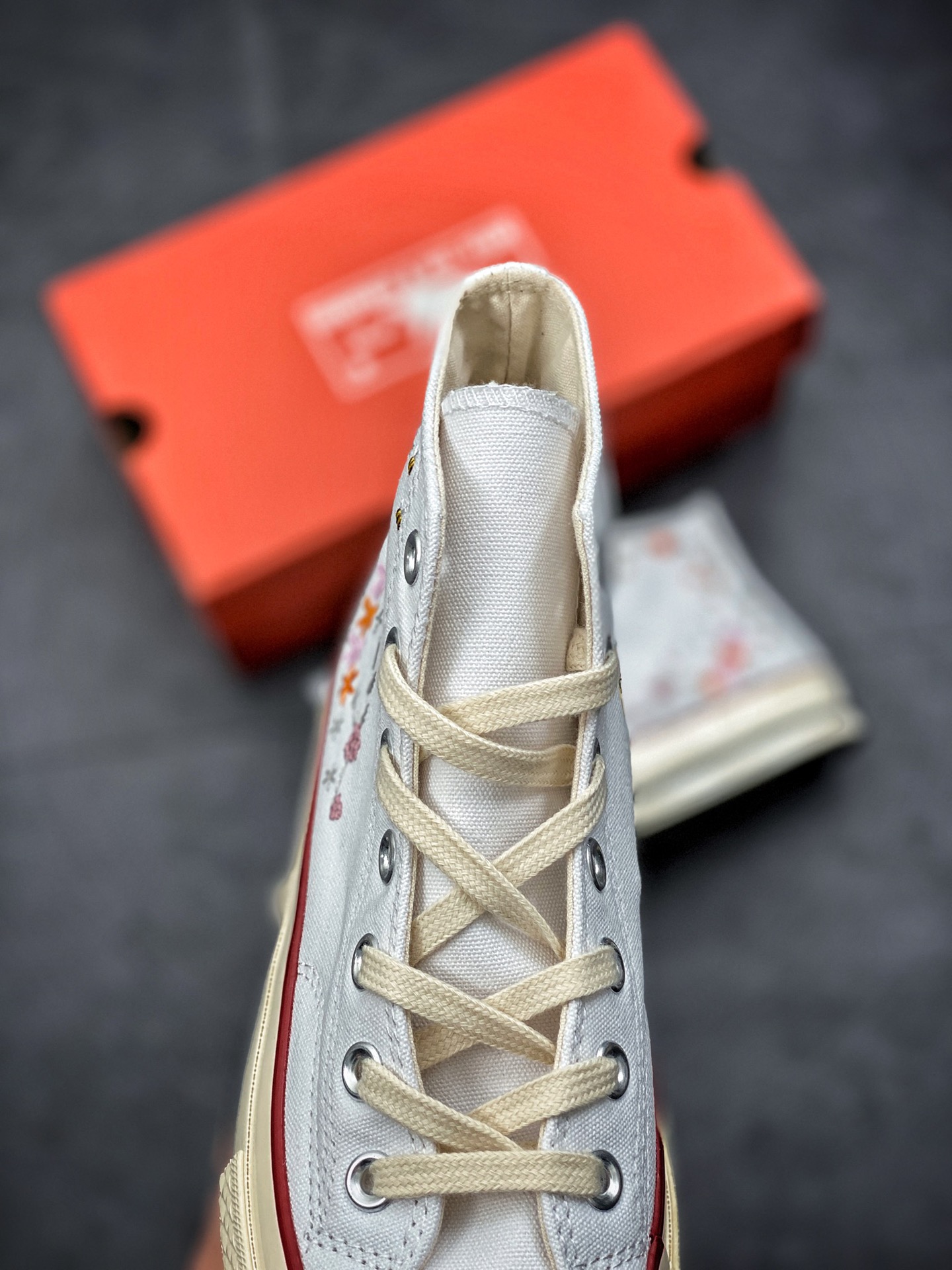 160  Converse 1970s 匡威花卉刺绣花环 薄荷绿 鞋款以1970s薄荷绿为蓝底