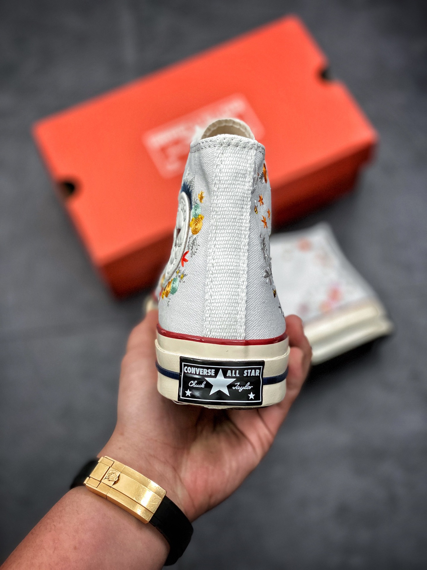 160  Converse 1970s 匡威花卉刺绣花环 薄荷绿 鞋款以1970s薄荷绿为蓝底