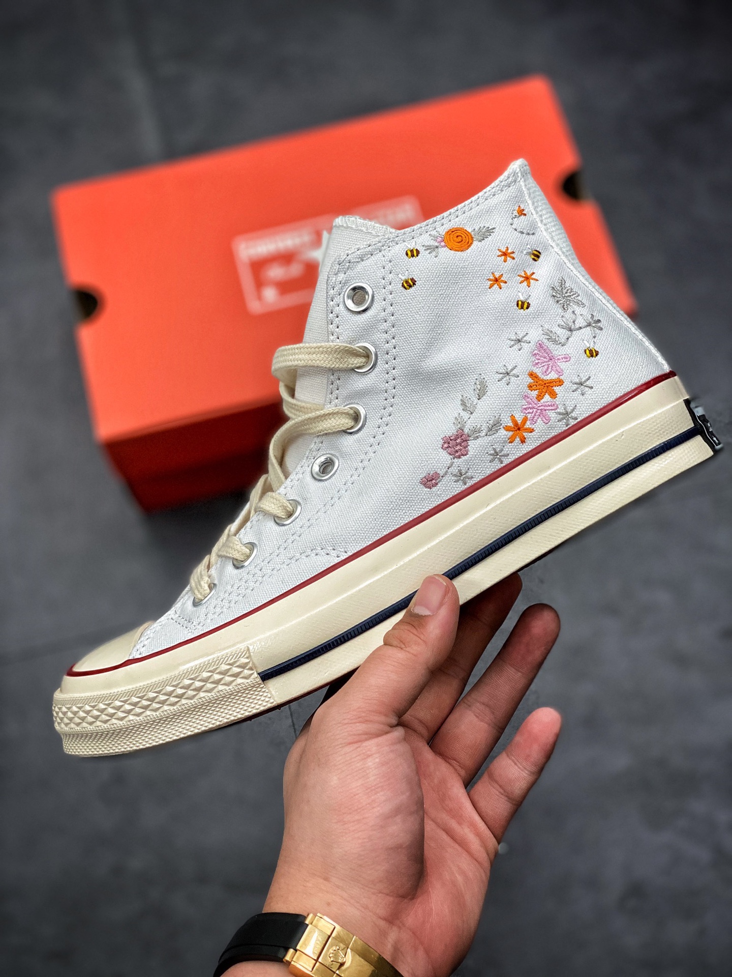 160  Converse 1970s 匡威花卉刺绣花环 薄荷绿 鞋款以1970s薄荷绿为蓝底