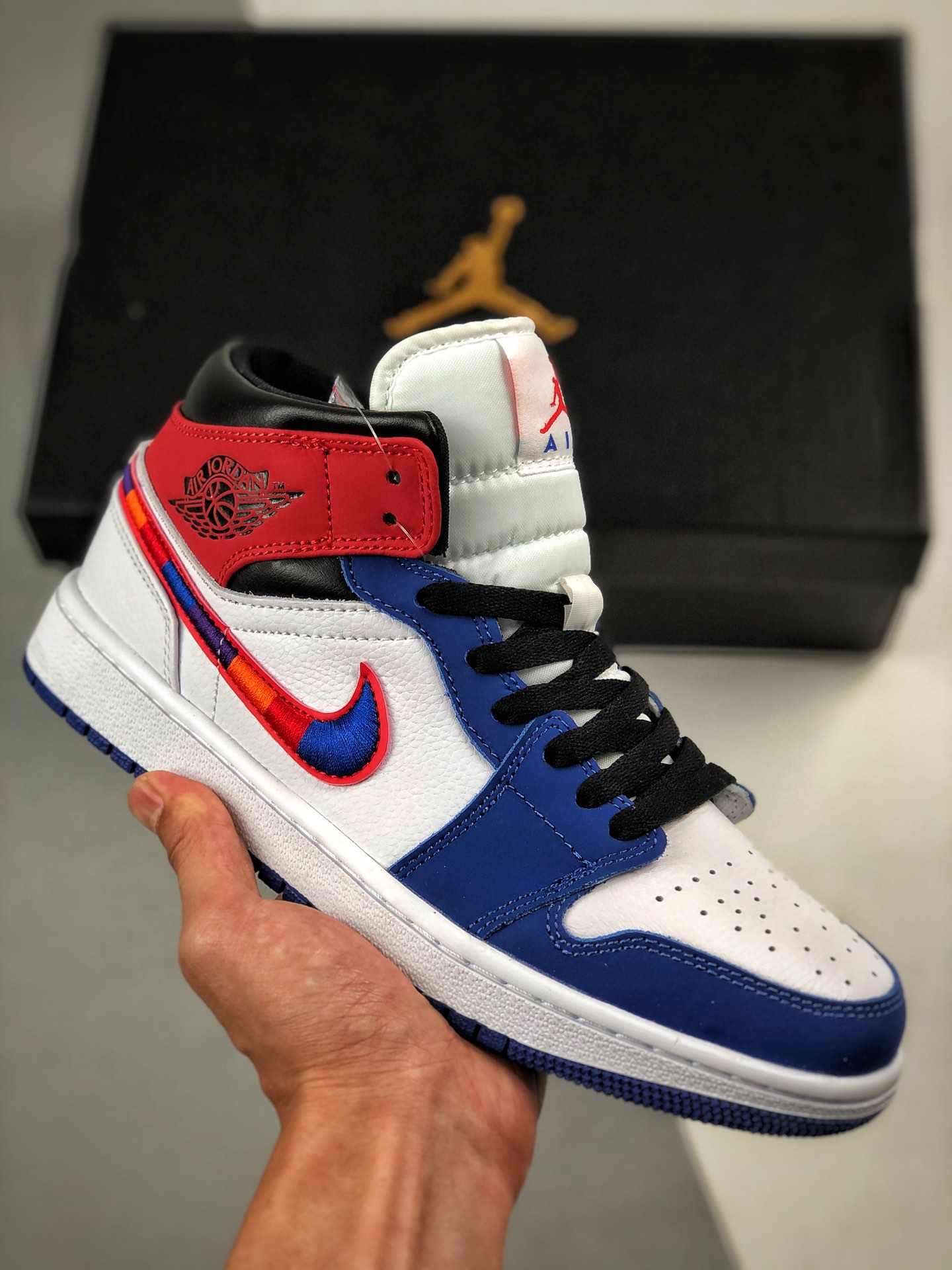 Soporte contra reembolso Air Jordan 1 Mid Swoosh de colores Blanco Azul Rojo Original de fábrica Básicamente indistingu…