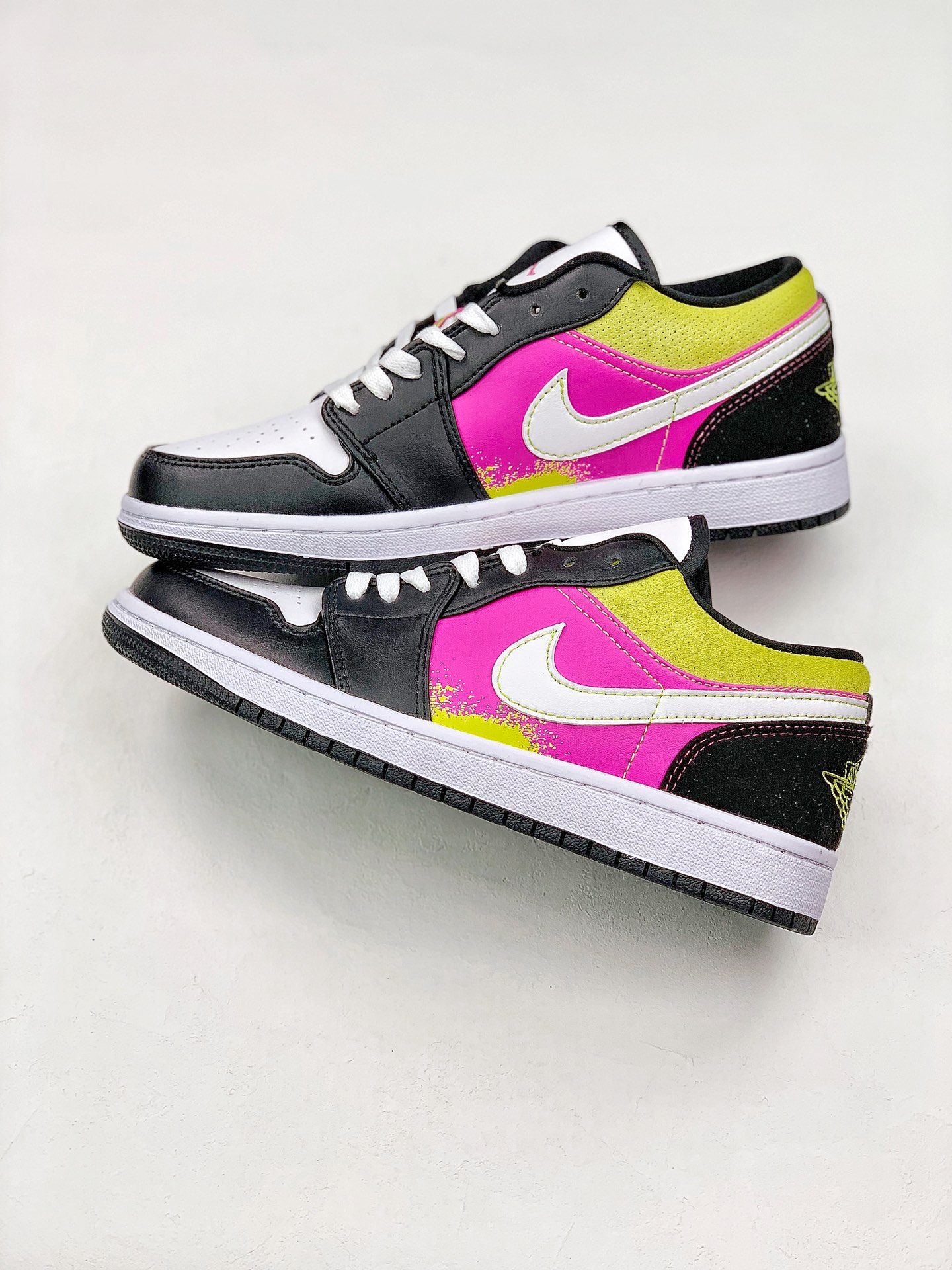 220 Air Jordan 1 Low 原装版本  CW5564-001