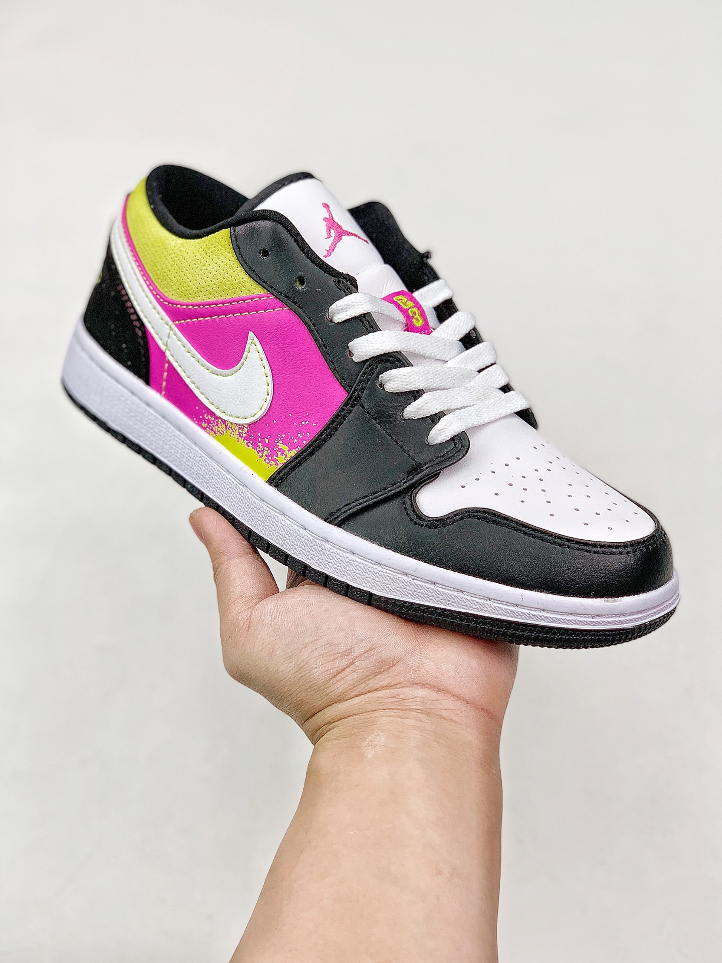 220 Air Jordan 1 Low 原装版本  CW5564-001