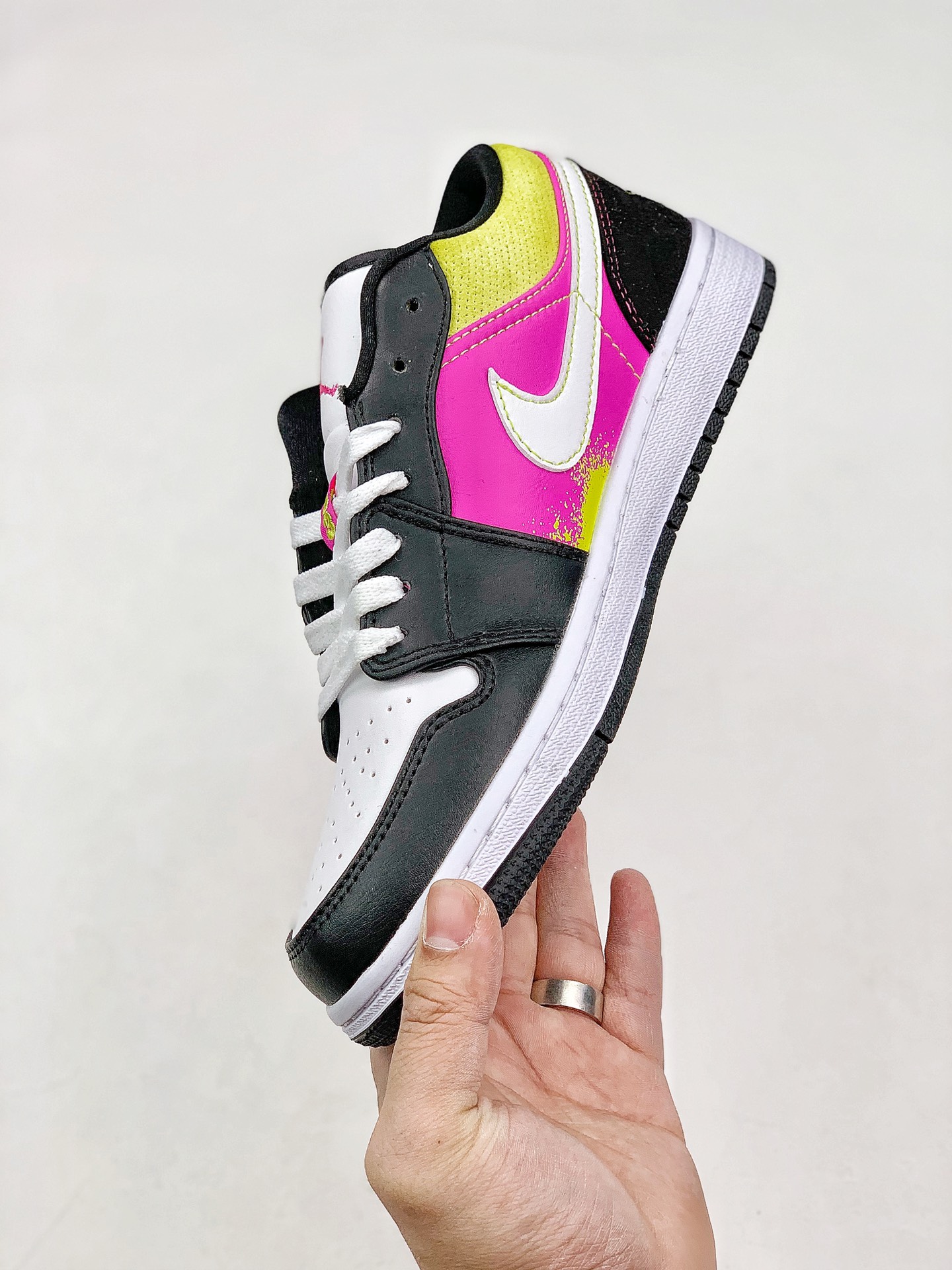 220 Air Jordan 1 Low 原装版本  CW5564-001
