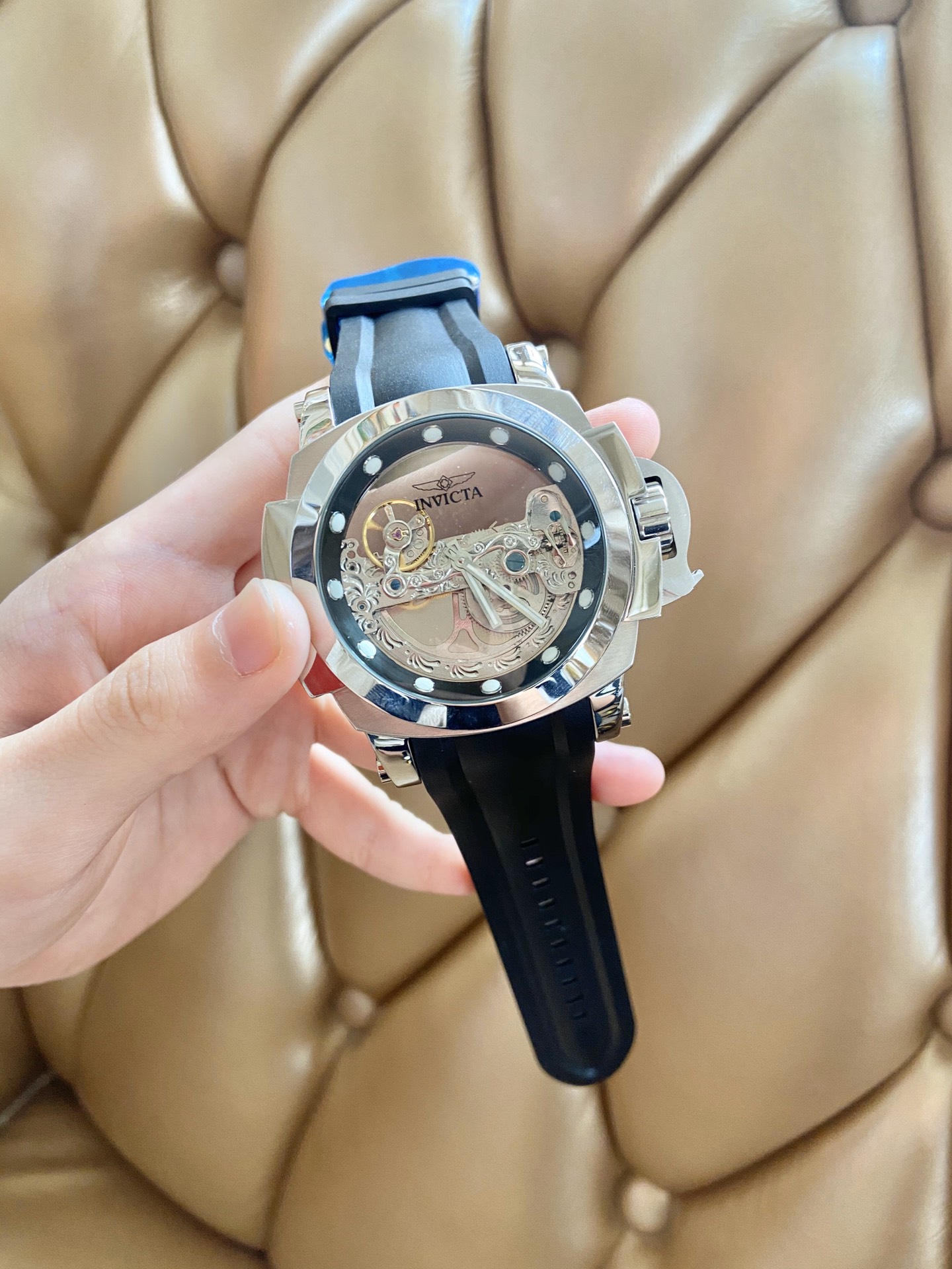 “Invicta and Inverta: Emphasizing Quality and Quantitude with 5228” - 图片 6