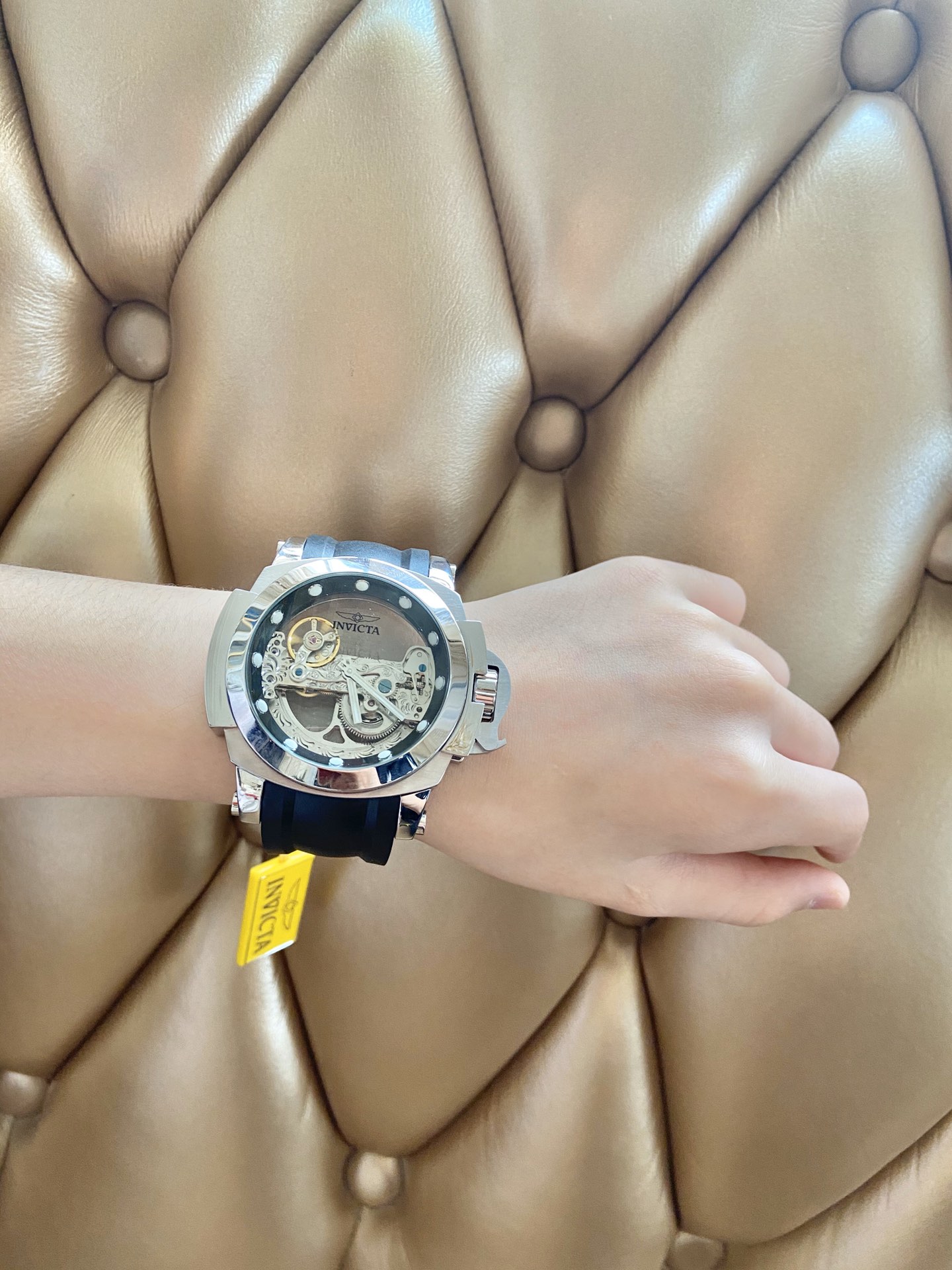 “Invicta and Inverta: Emphasizing Quality and Quantitude with 5228” - 图片 4