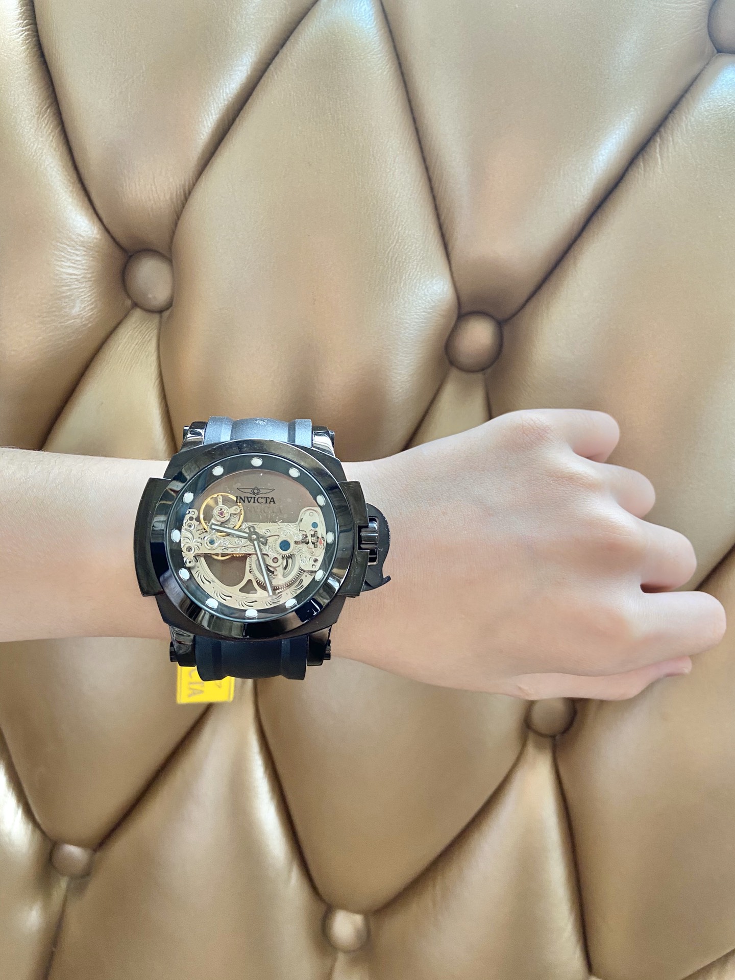 “Invicta and Inverta: Emphasizing Quality and Quantitude with 5228” - 图片 2