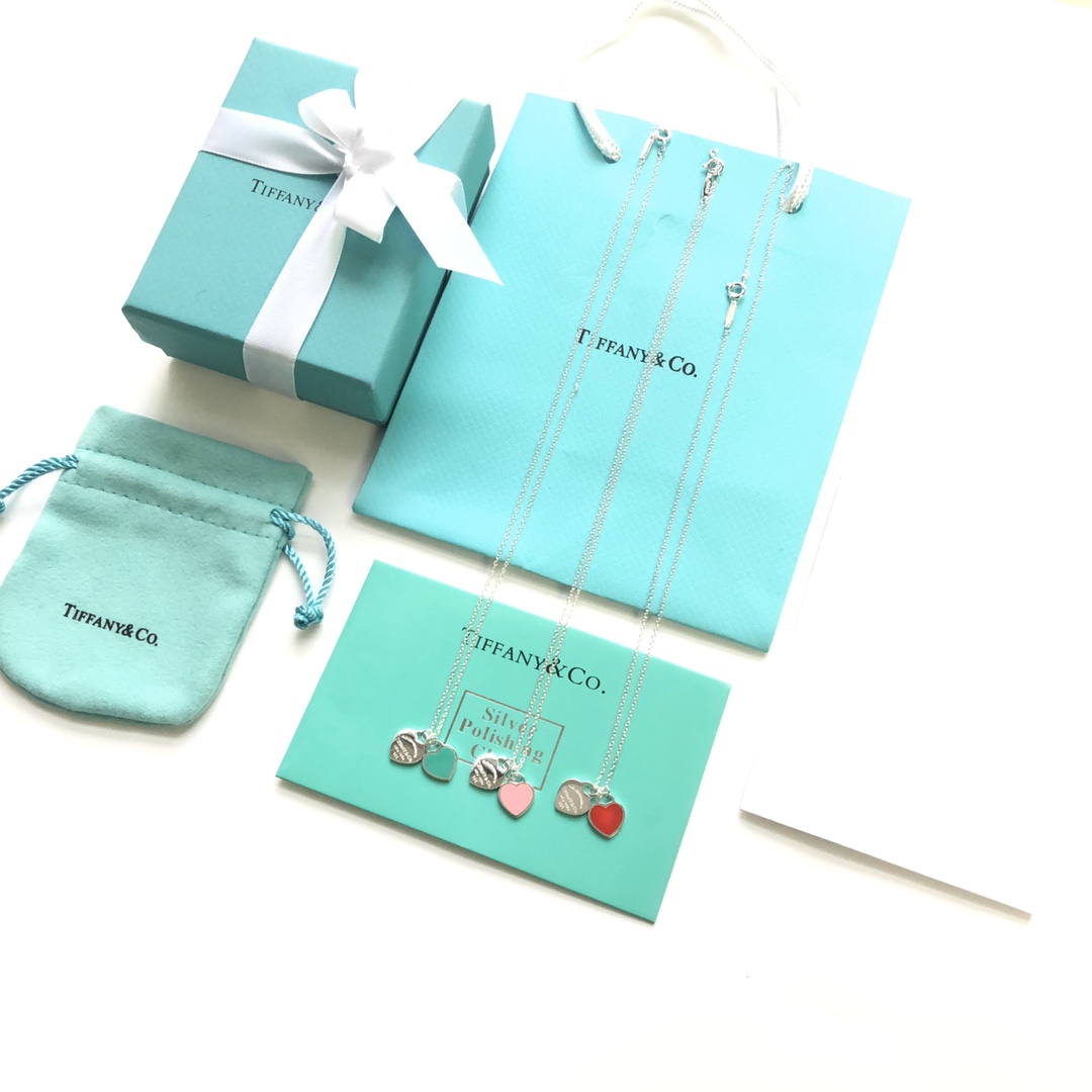 NO:103702,Tiff series simple love, just for love simple Tiff@ny love series, like a unique mark of love, firmly interpreting the simplicity and purity of love. As time passes, love remains the same. Sterling silver material, Tiffany necklace, tiffany, necklace, pure silver19860909Tiff系列简单的爱,只为爱得简单 Tiff@ny爱心系列,宛若独一无二的爱之印记,坚定诠释爱情中的简单与纯粹. 任时光流逝,爱依然如初. 纯银材质,蒂芙尼项链,tiffany,necklace,pure silver,Jewelry