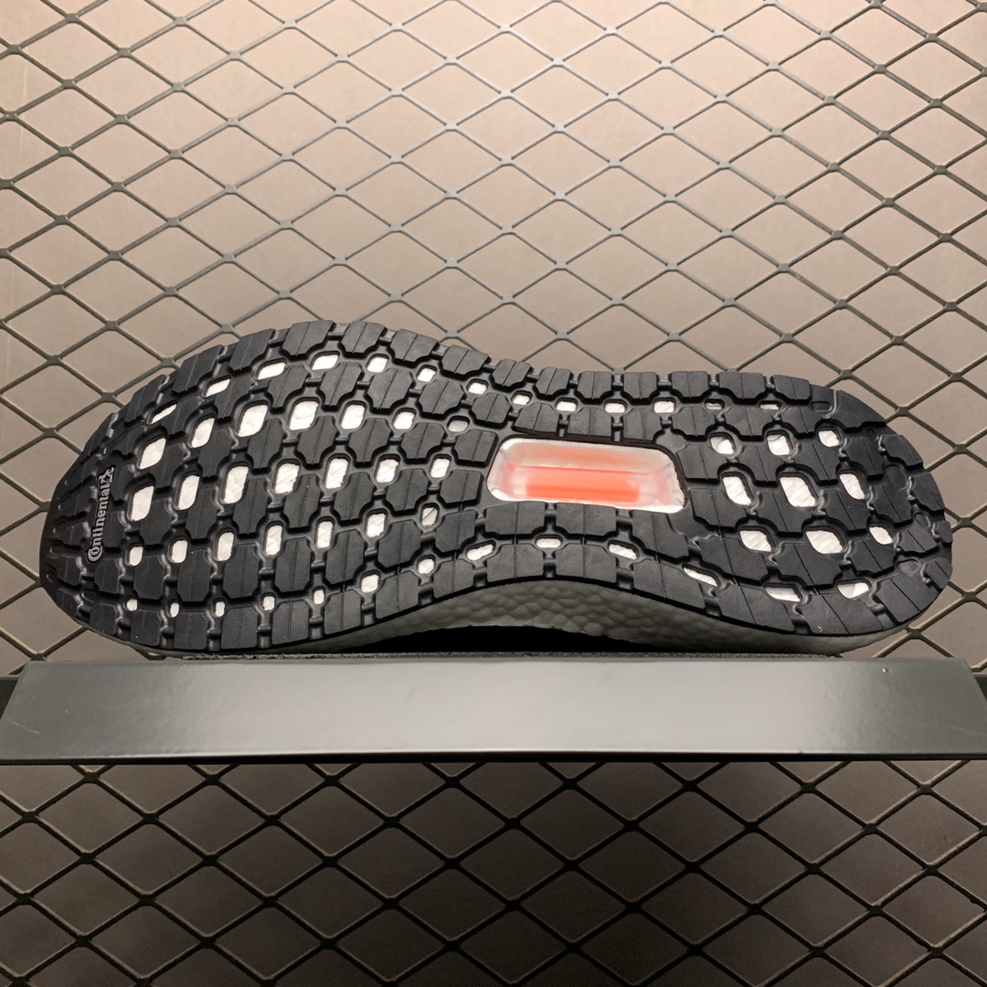 220 Adidas 阿迪达斯 Ultra Boost 20 超弹力爆米花中底休闲跑步鞋 FX8895 超弹力缓震BOOST中底