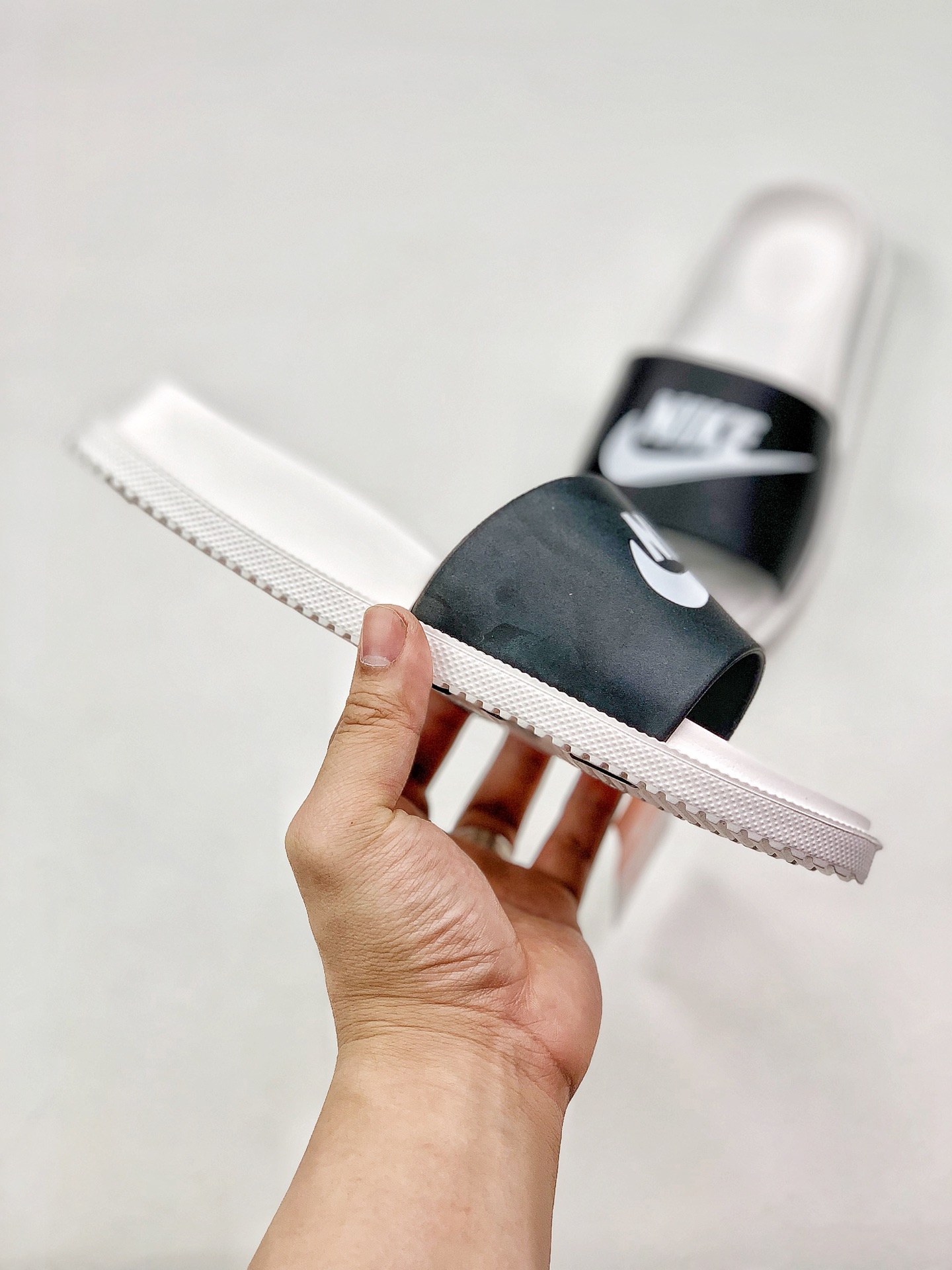 60 Nike BENASSI JDI Logo 夏季搭配
