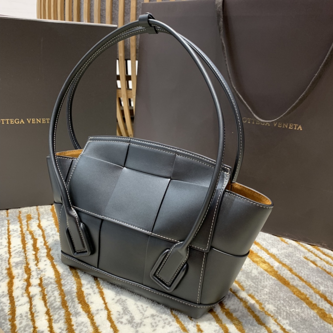[Bottega Veneta Women