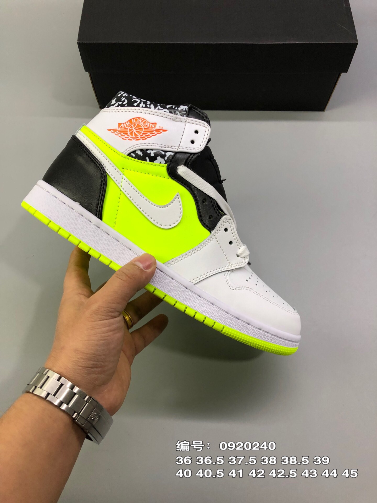 130 AJ乔丹AIR JORDAN 1 MID AJ1 黑红脚趾 桑德紫 伯爵
