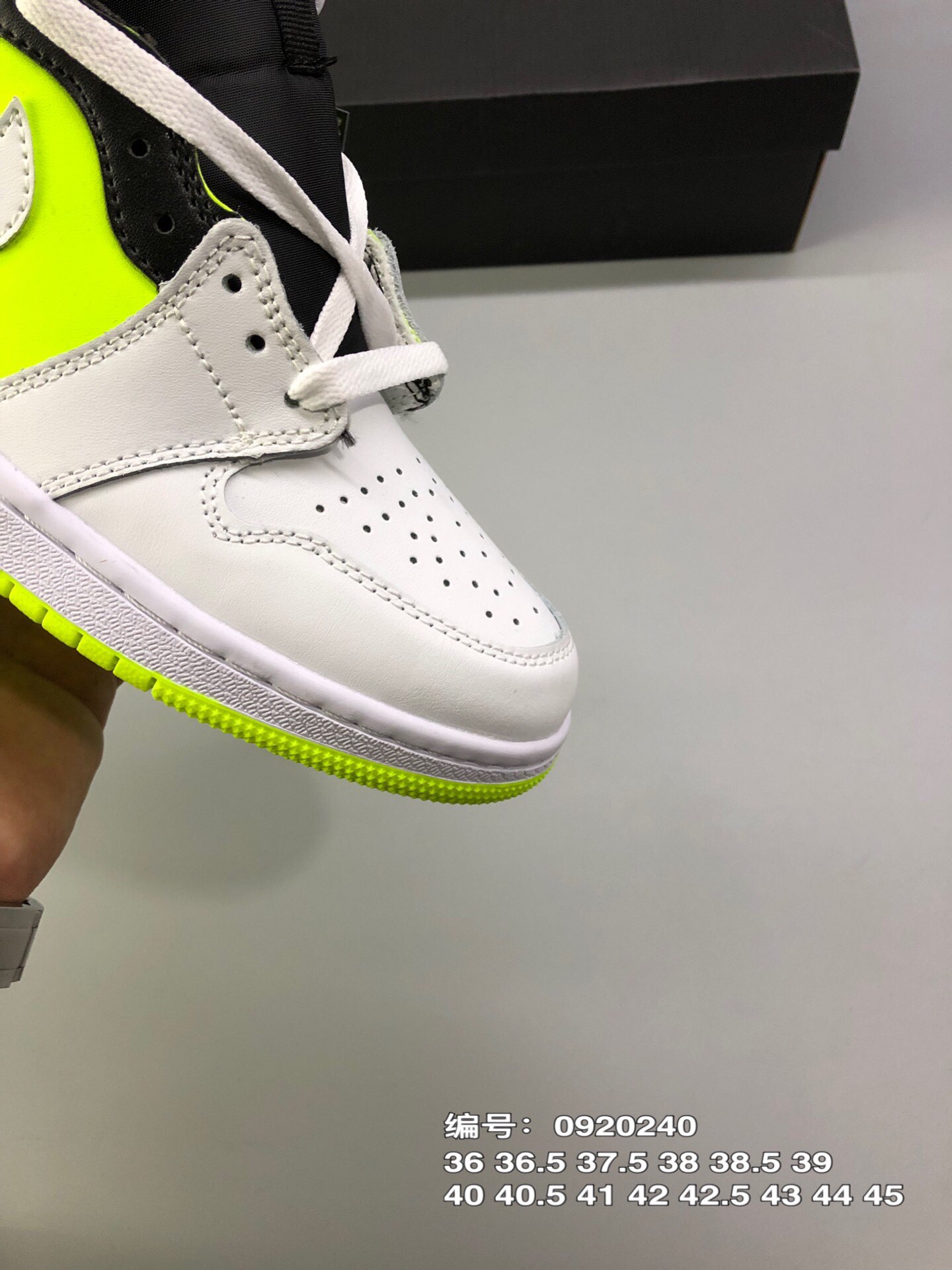 130 AJ乔丹AIR JORDAN 1 MID AJ1 黑红脚趾 桑德紫 伯爵