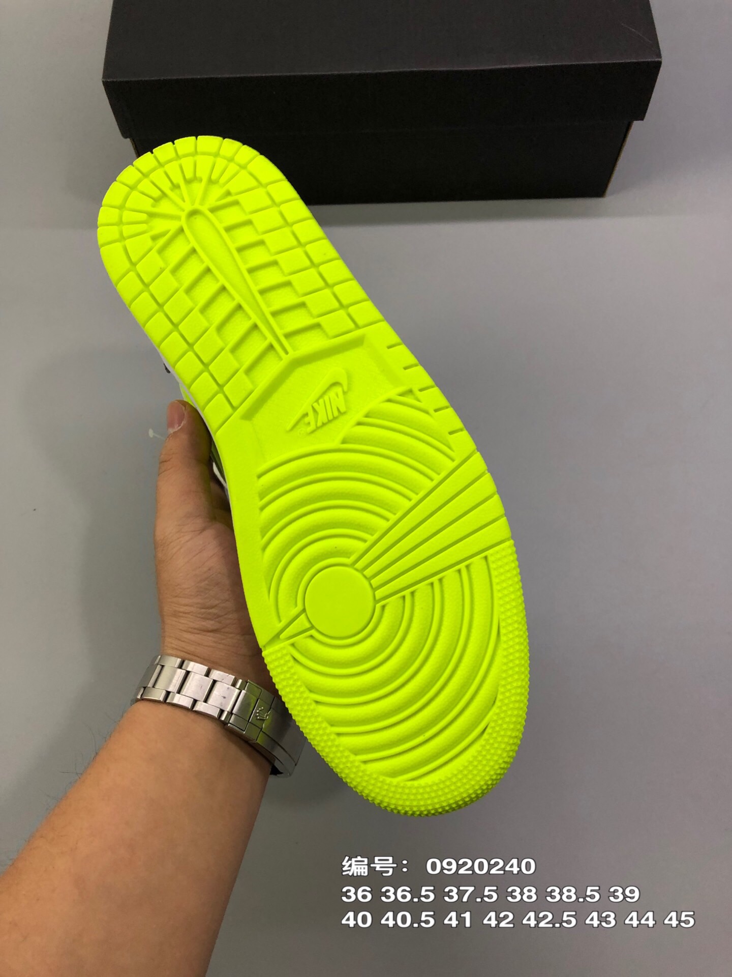 130 AJ乔丹AIR JORDAN 1 MID AJ1 黑红脚趾 桑德紫 伯爵