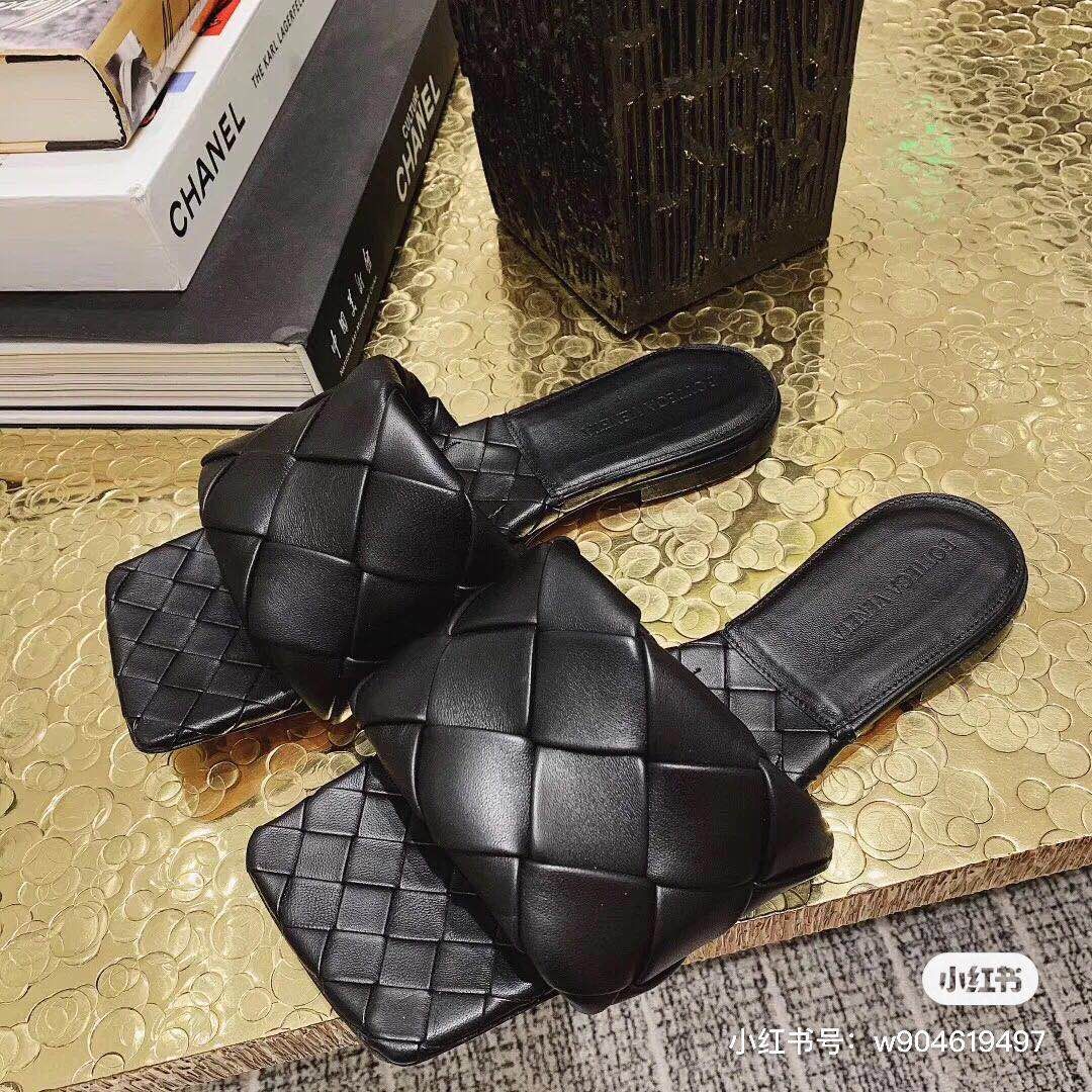 El más popular
 Bottega Veneta Zapatos Pantuflas Tejido Piel de cabra oveja Colección primavera