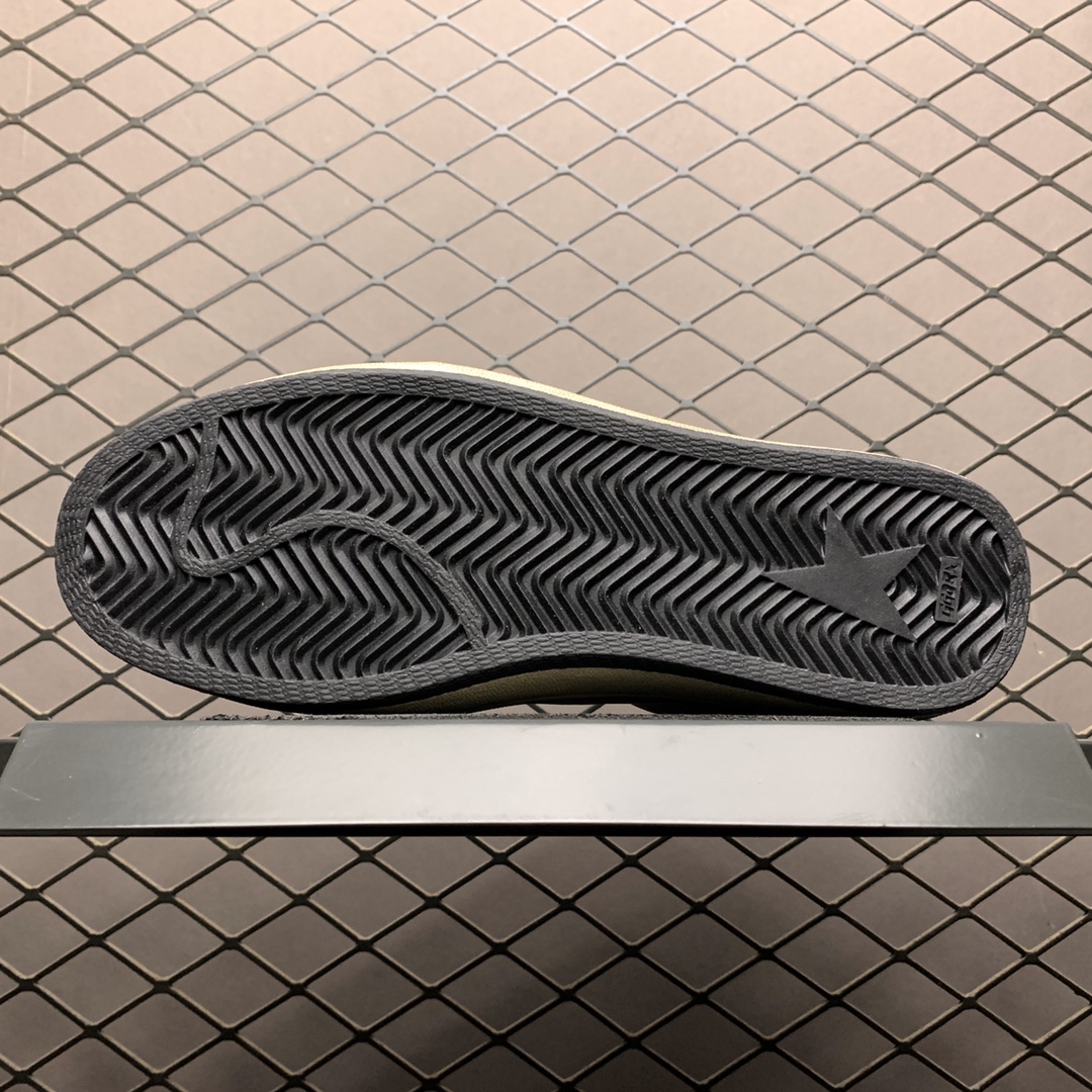 250 GGDB Golden Goose Super Star系列 小脏鞋 火爆全网各路明星纷纷上脚 头层鞋面 精细做工 全手工打磨做旧