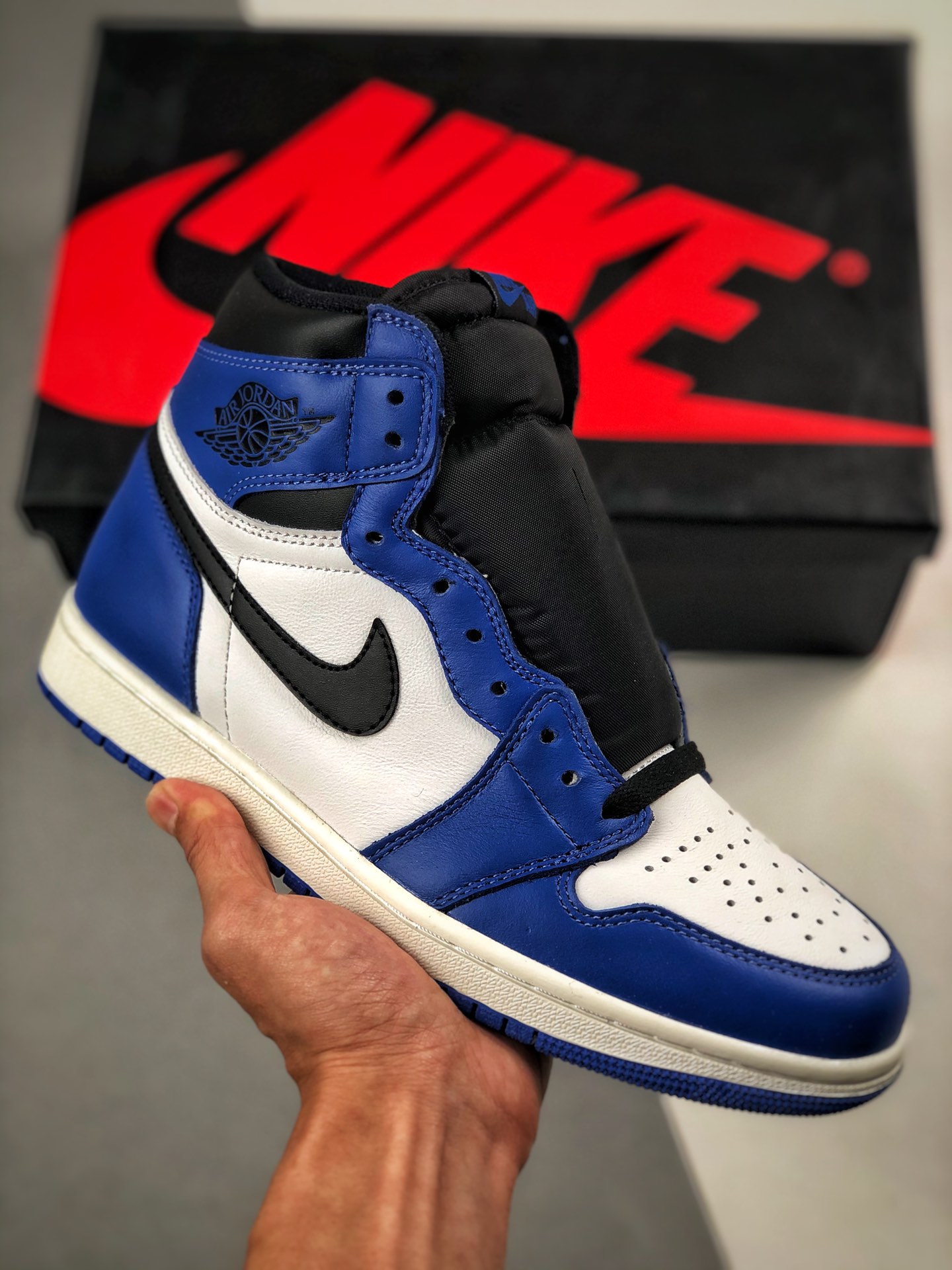 Soporte contra reembolso Air Jordan 1 Retro "Game Royal" Pequeño Rayo / Azul Juego. Número de producto: 55508…
